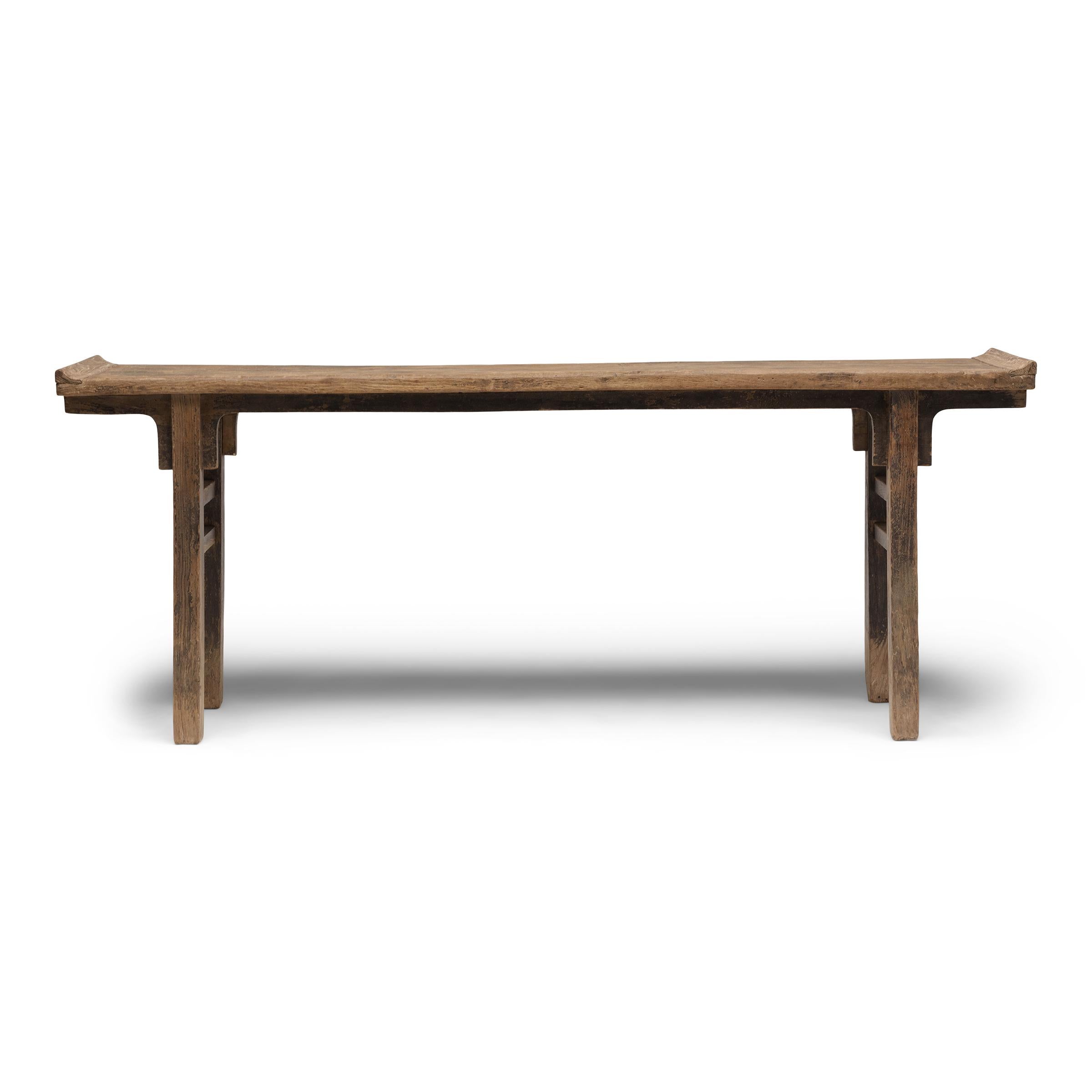 Mesa de altar china flanqueada de olmo, c. 1850 Qing en venta
