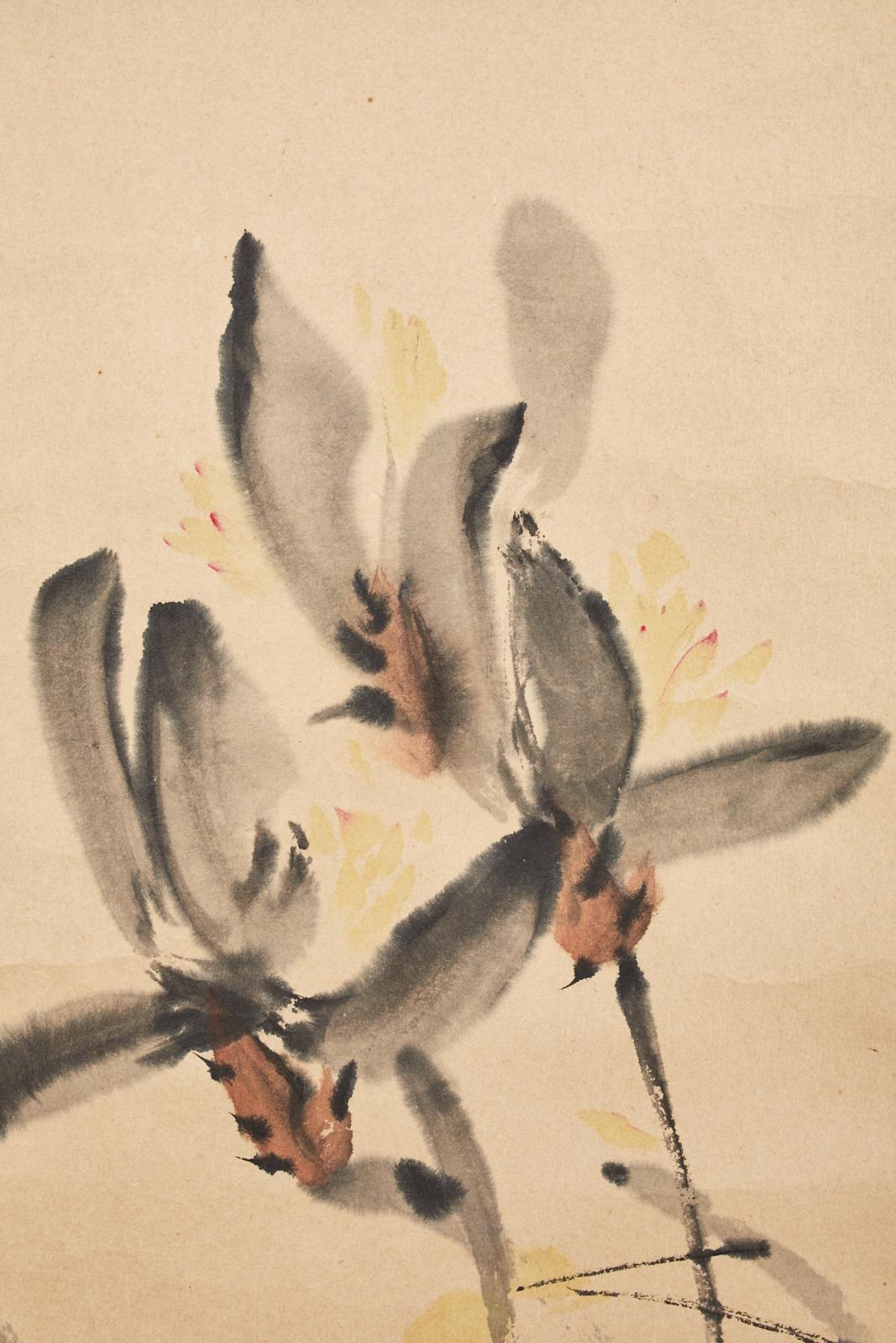 Chinesische Schriftrolle mit Blumenmalerei, signiert und datiert (20. Jahrhundert) im Angebot