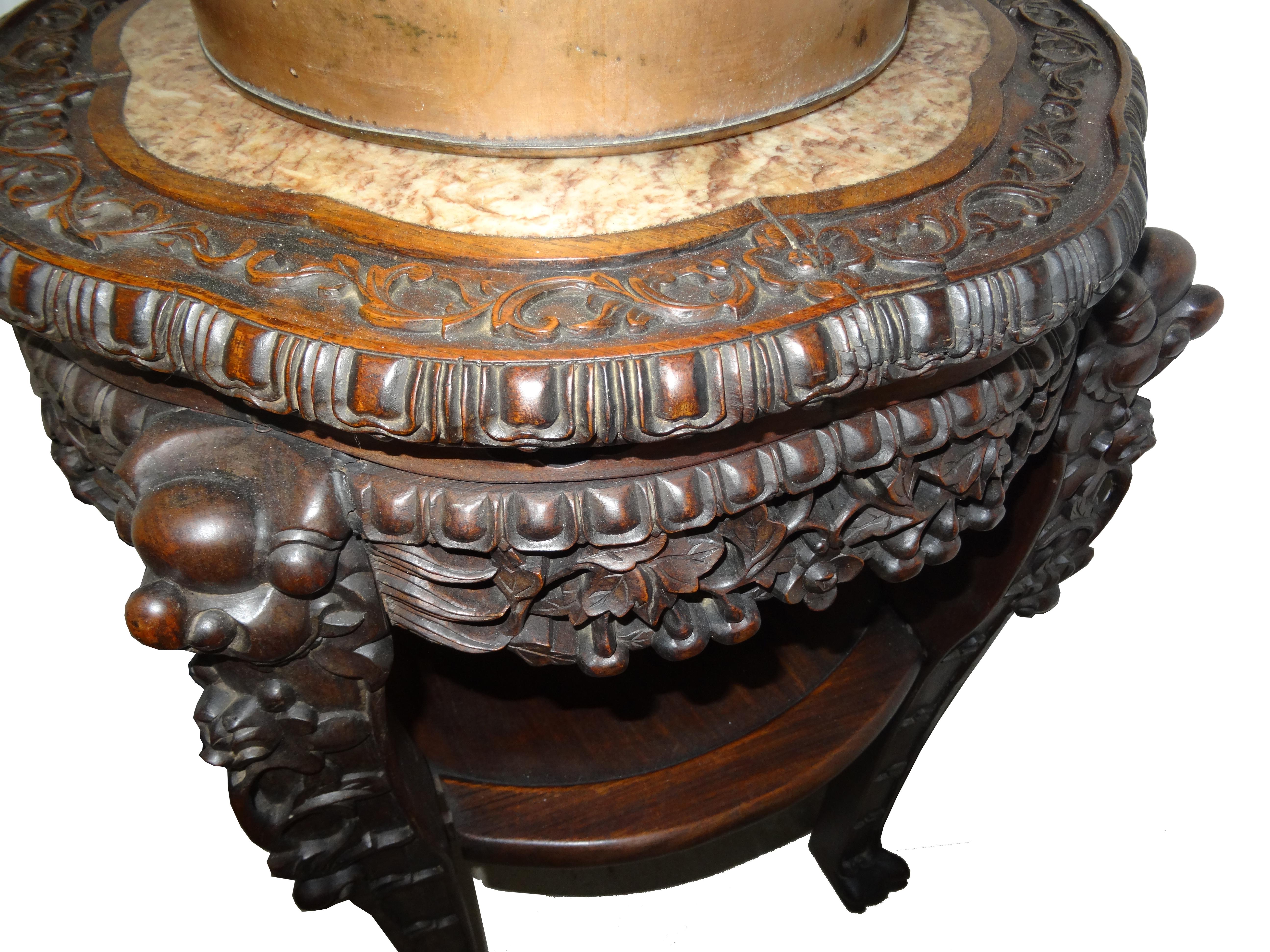 Chinese Export Chinese flower table around 1900 made of rosewood with marble top For Sale