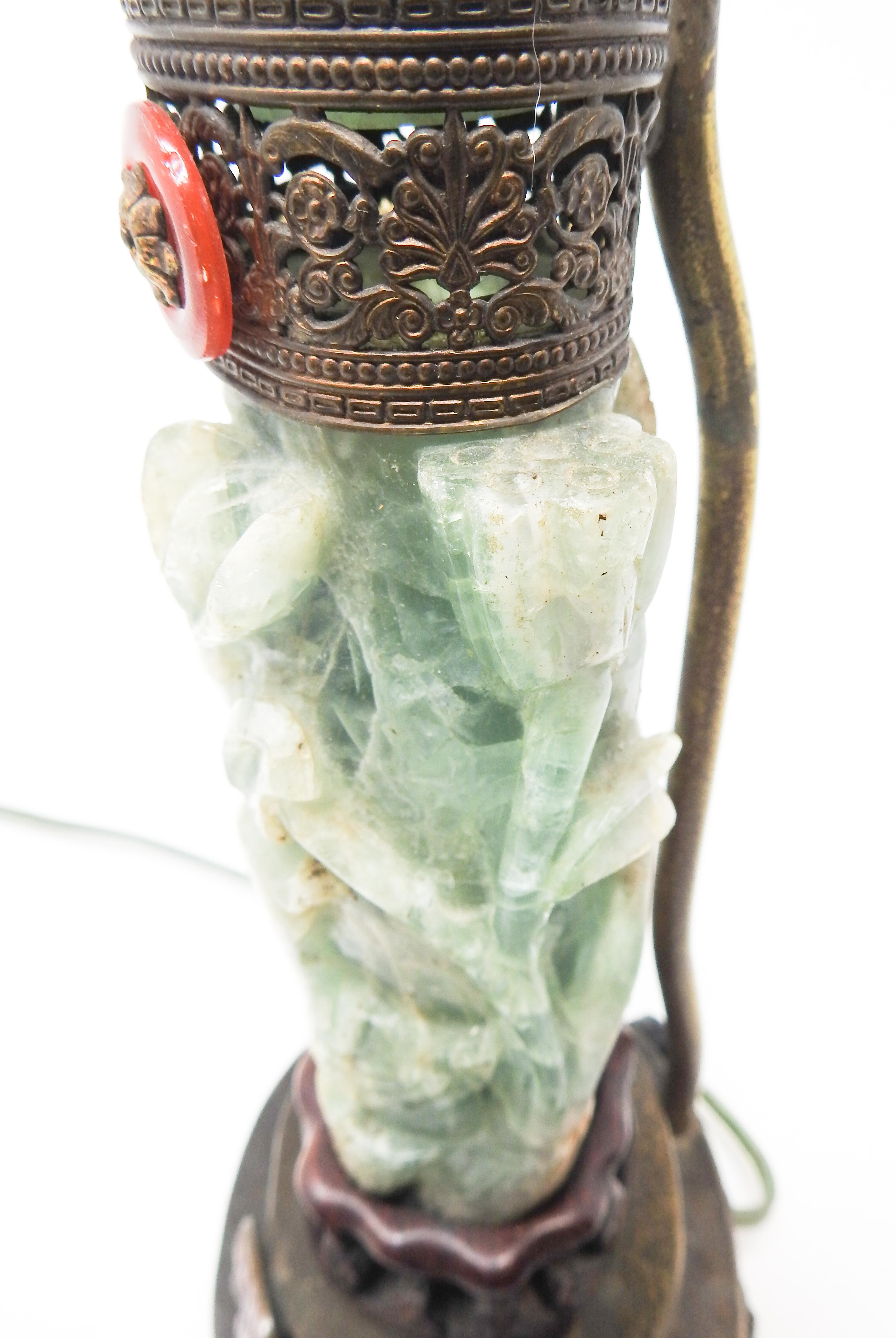 Chinese Fluorite Stone Lamp with Amethyst In Fair Condition For Sale In Cookeville, TN