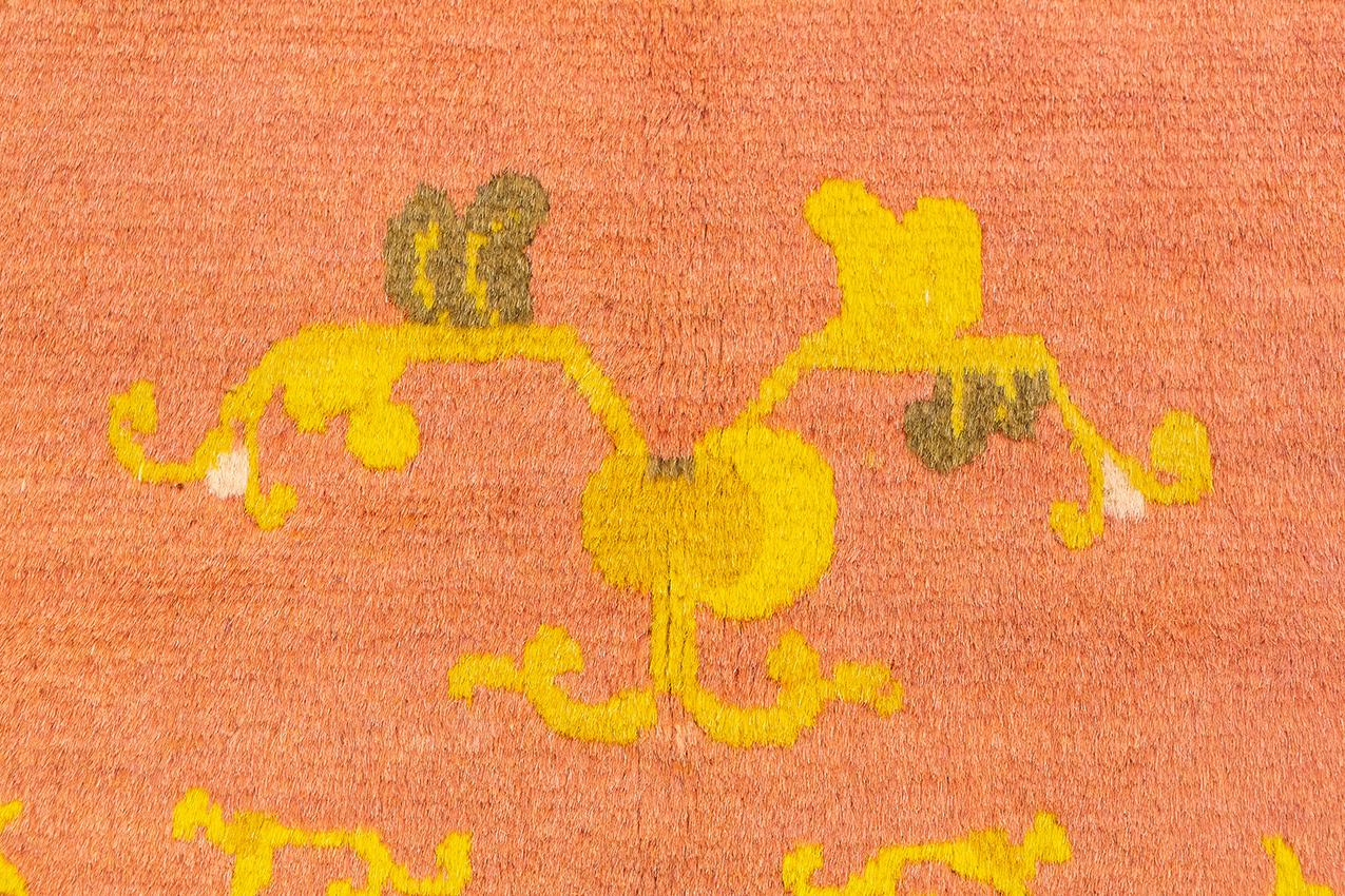 Chinesischer Foo-Hundeteppich in Lachsfarbe (20. Jahrhundert) im Angebot