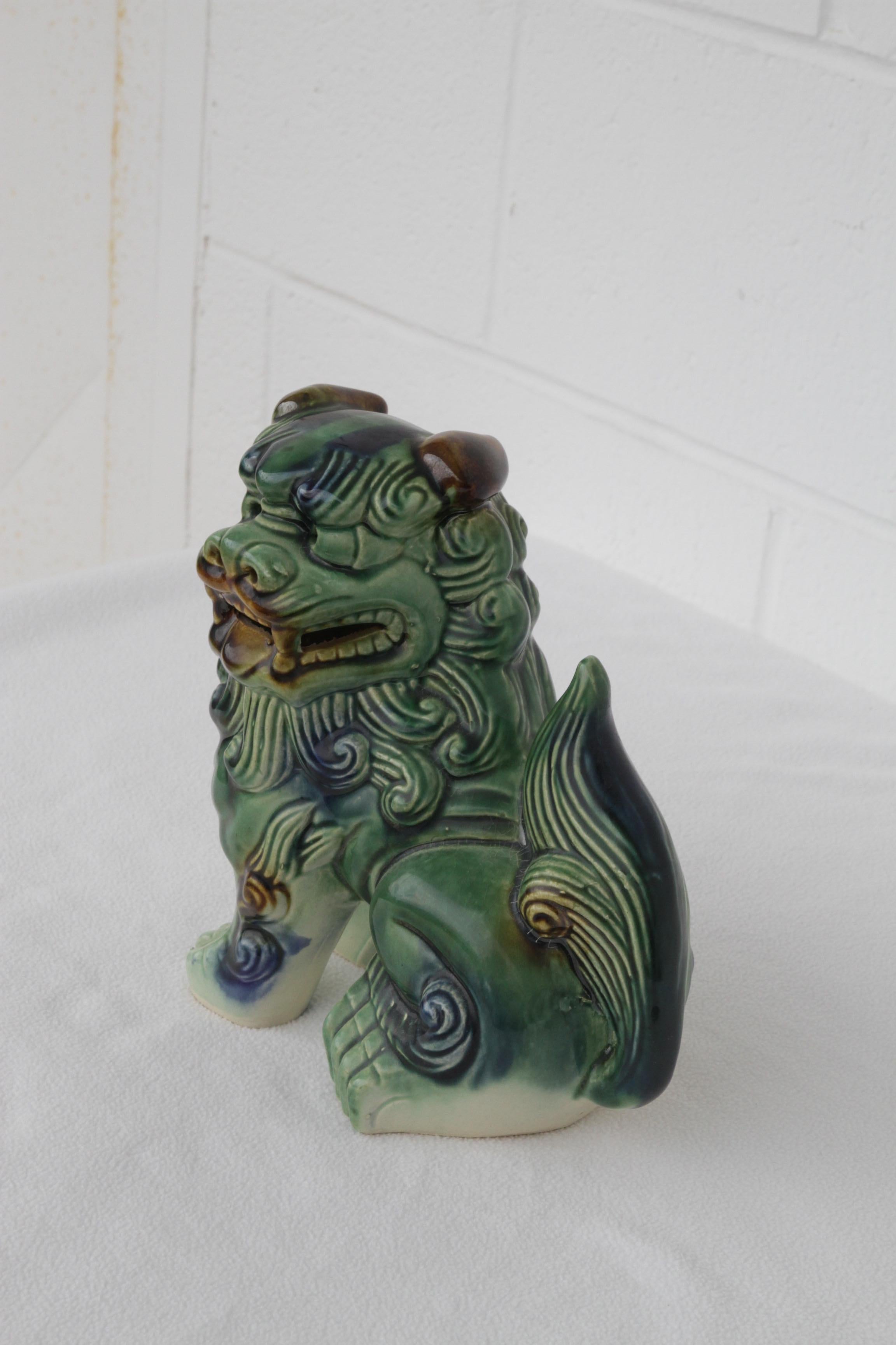 Exportation chinoise Paire de chiens Foo en porcelaine chinoise en vente