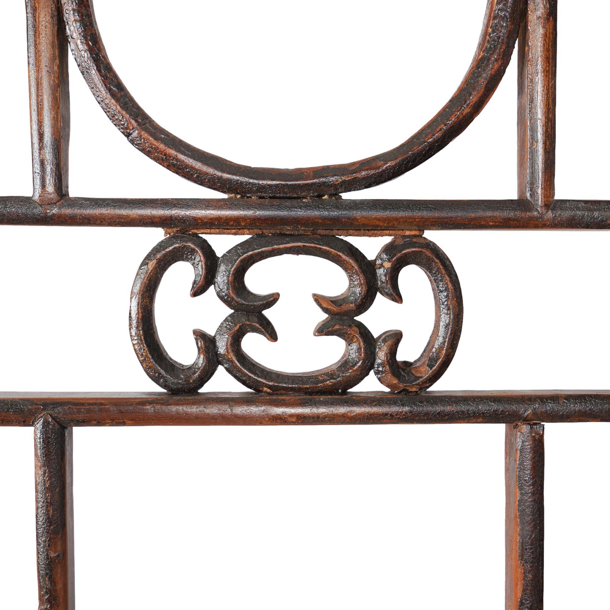 Chinese four part wood folding screen, c. 1800-50 In Good Condition For Sale In Kenilworth, IL