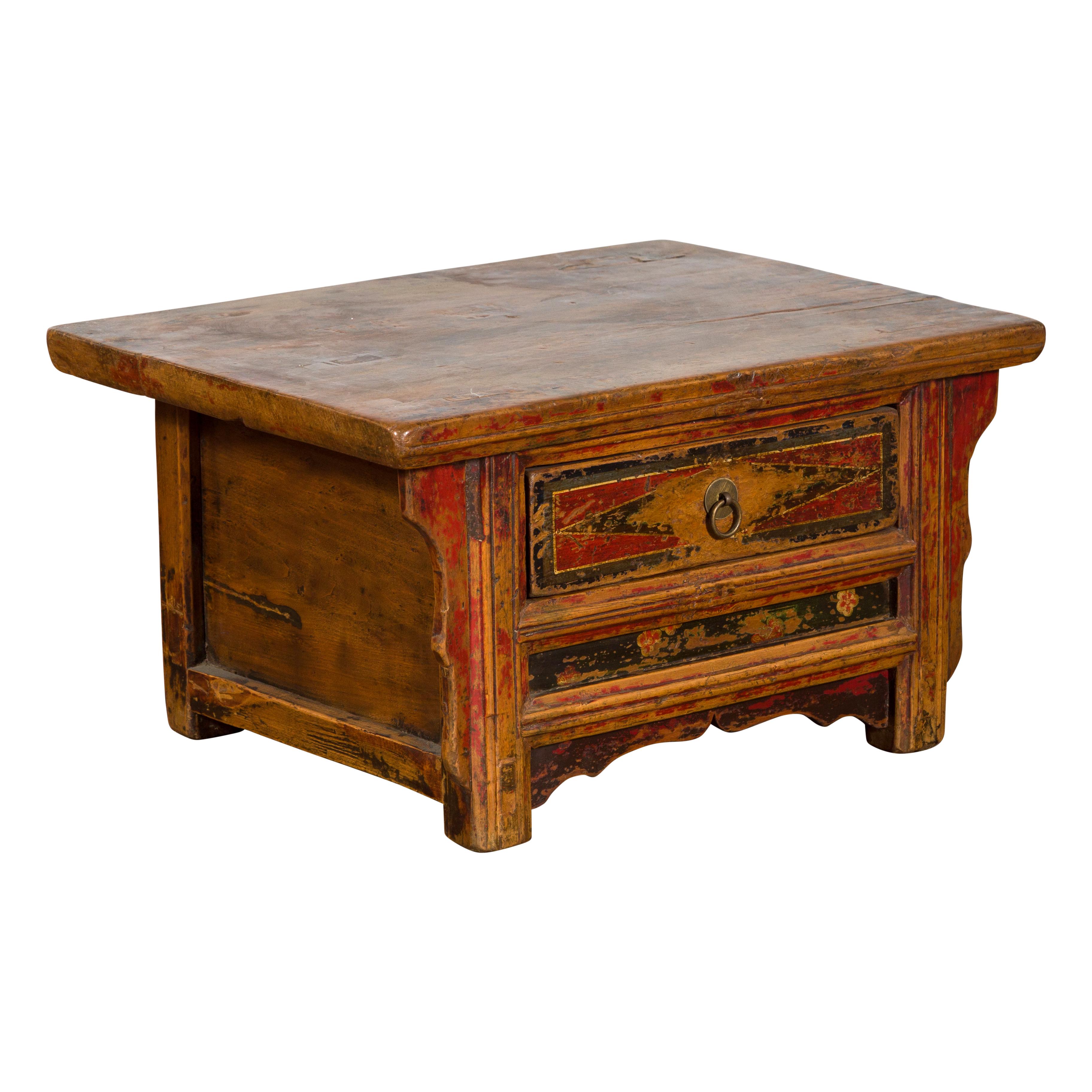 Chinese Fujian Province Qing Dynasty 19th Century Butterfly Low Drinks Table For Sale 12