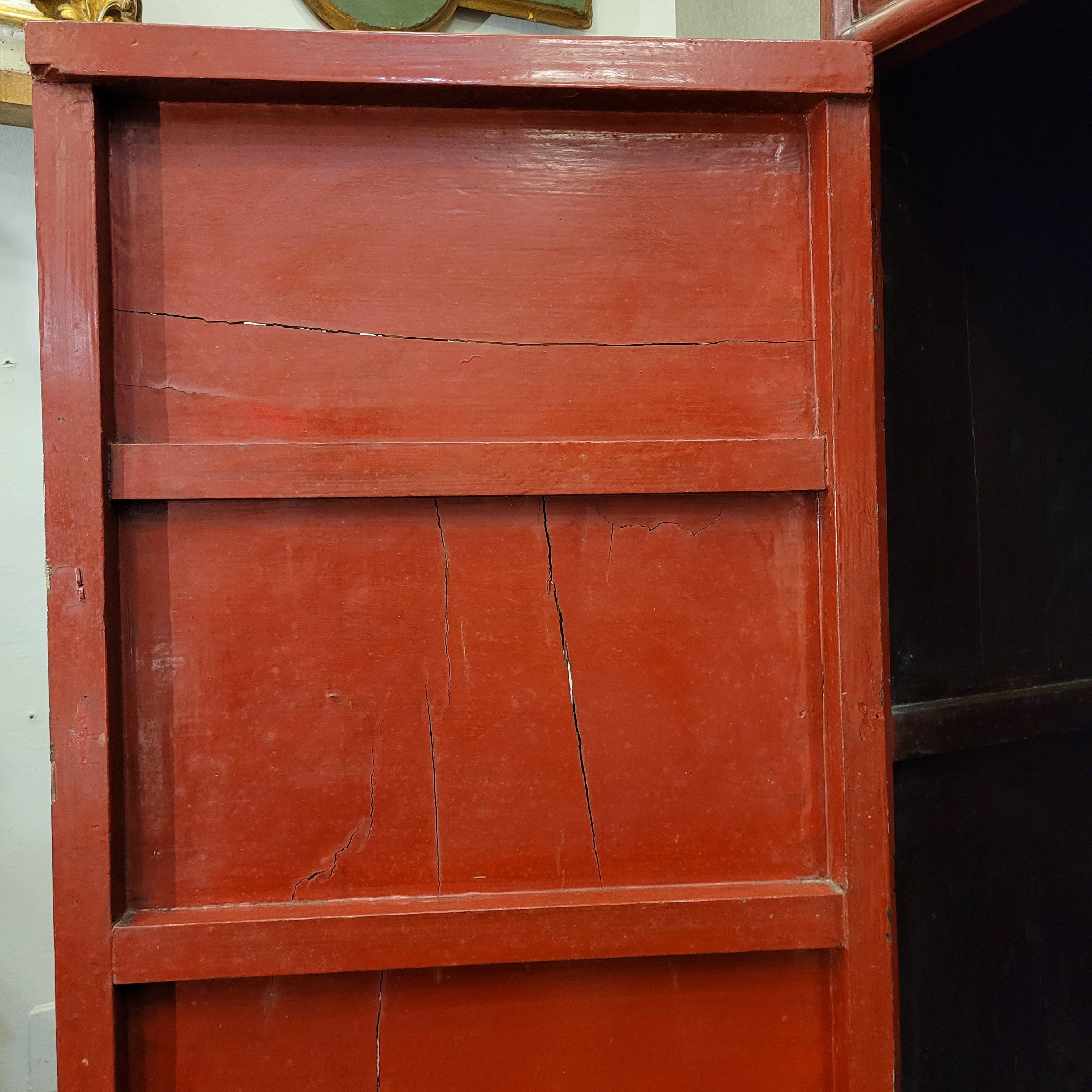 Chinese furniture “Ningbo Cabinet”, carved, lacquered and gilded wood 8