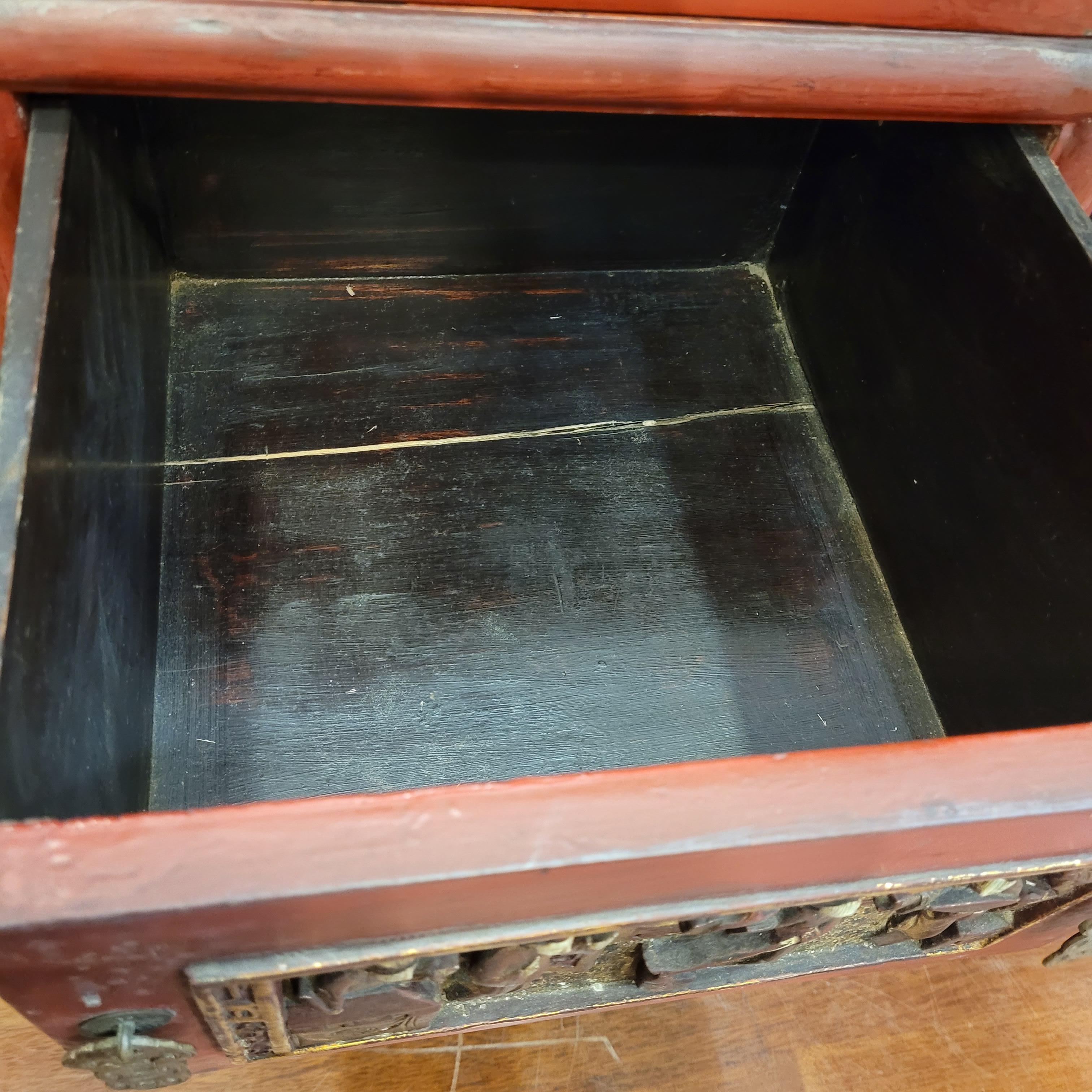 Chinese furniture “Ningbo Cabinet”, carved, lacquered and gilded wood 10