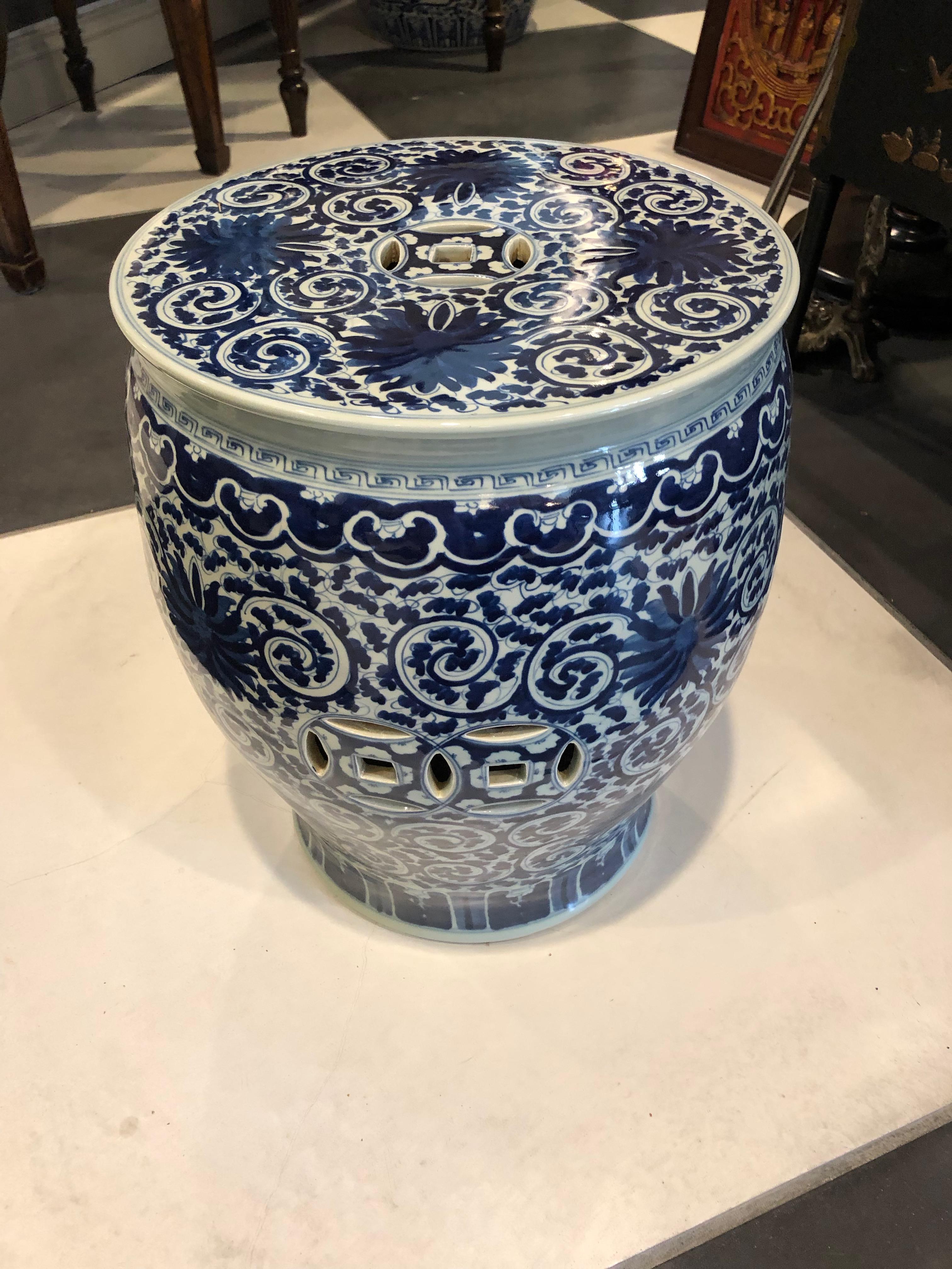 Hand-Painted Chinese Garden Stool/End Table Chrysanthemum design