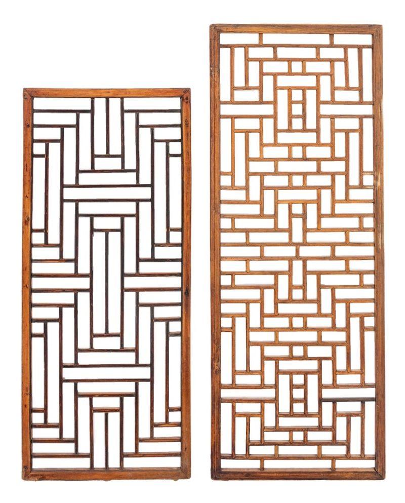 Dos paneles geométricos chinos de madera. Más grande: 51