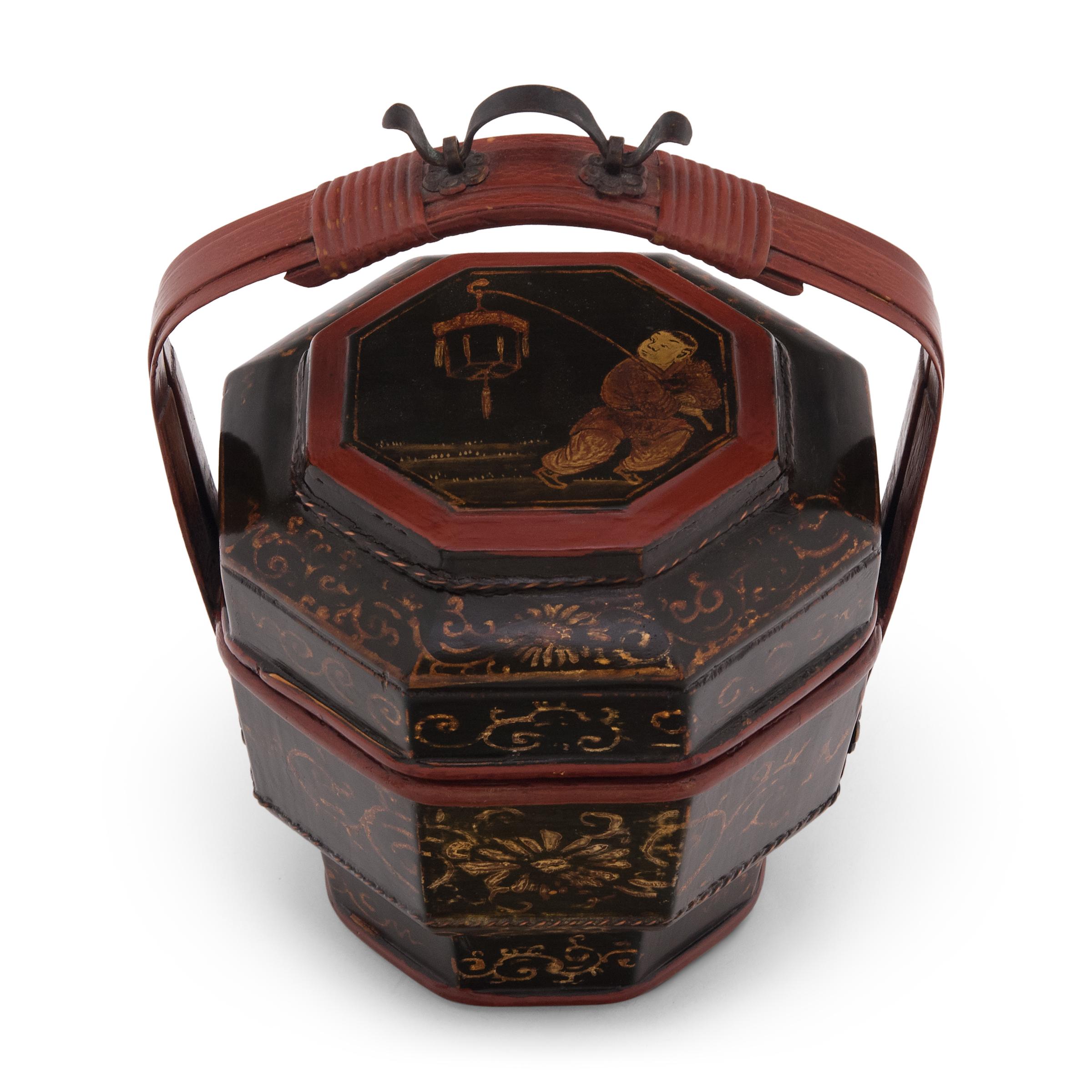 Chinese Gilt Black Lacquer Carrying Box, c. 1900 In Good Condition For Sale In Chicago, IL