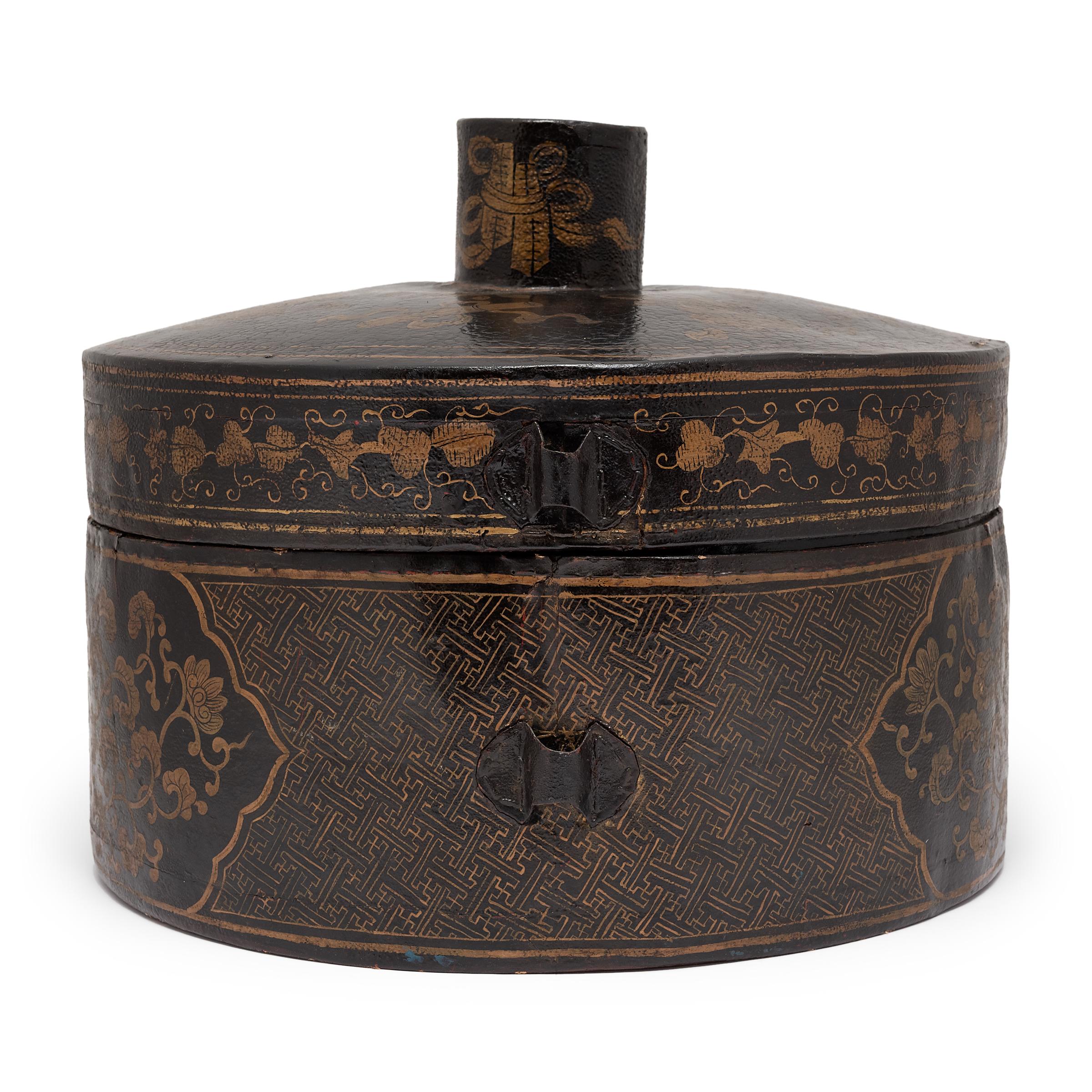 Chinese Gilt Eight Immortals Hat Box, c. 1900 In Good Condition In Chicago, IL