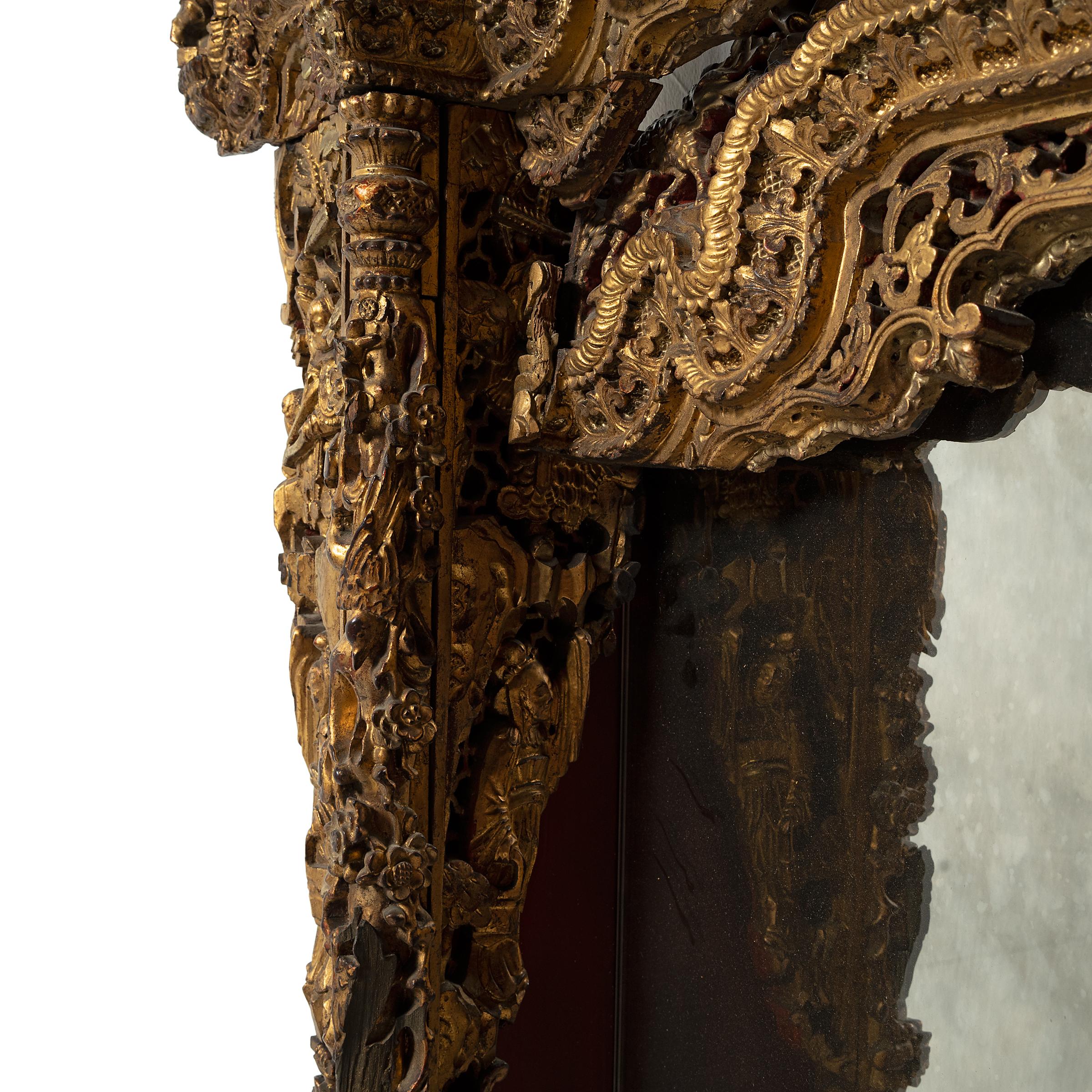 Chinese Gilt Shrine Wall Mirror, c. 1850 In Good Condition For Sale In Chicago, IL