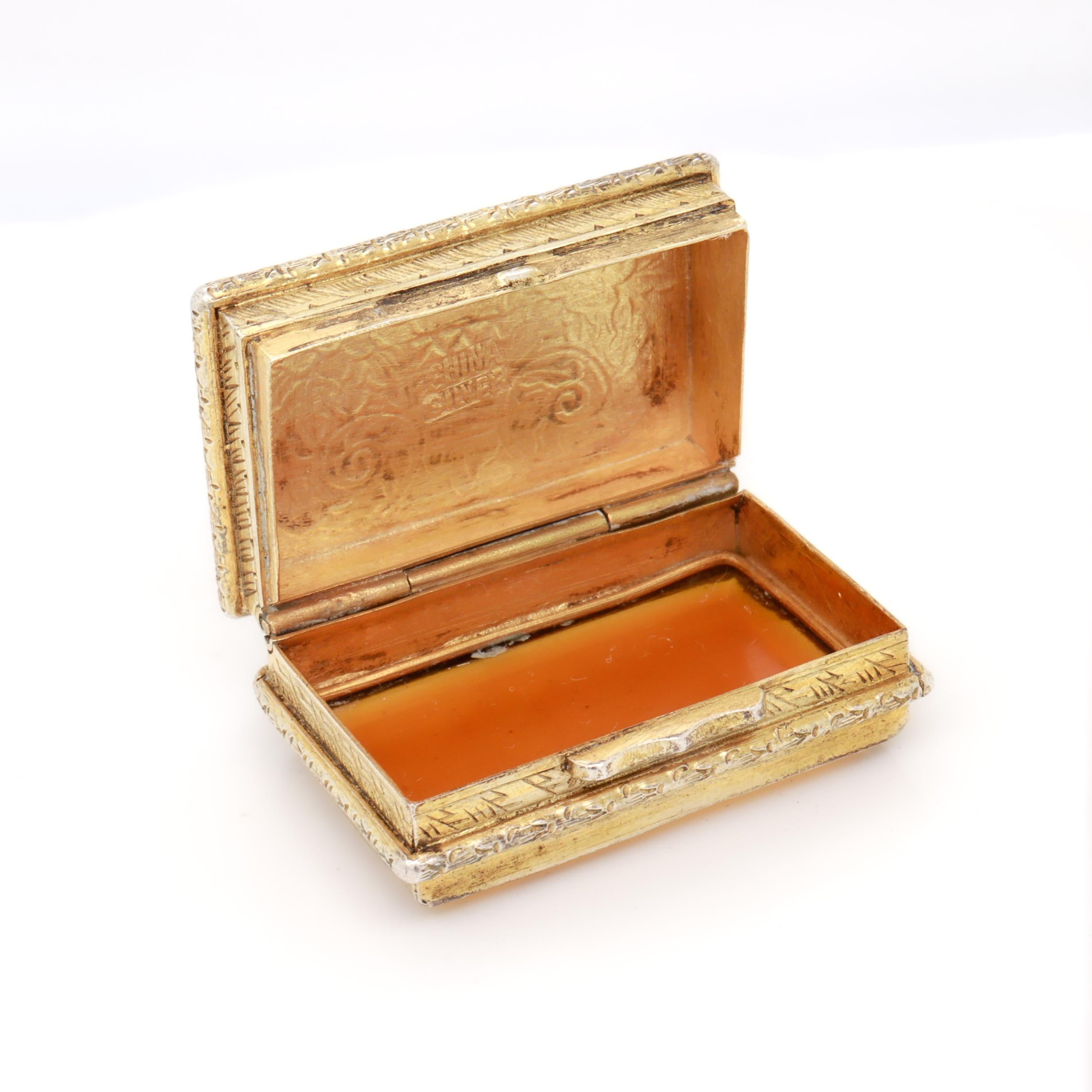 Tabatière chinoise en argent doré en vente 12