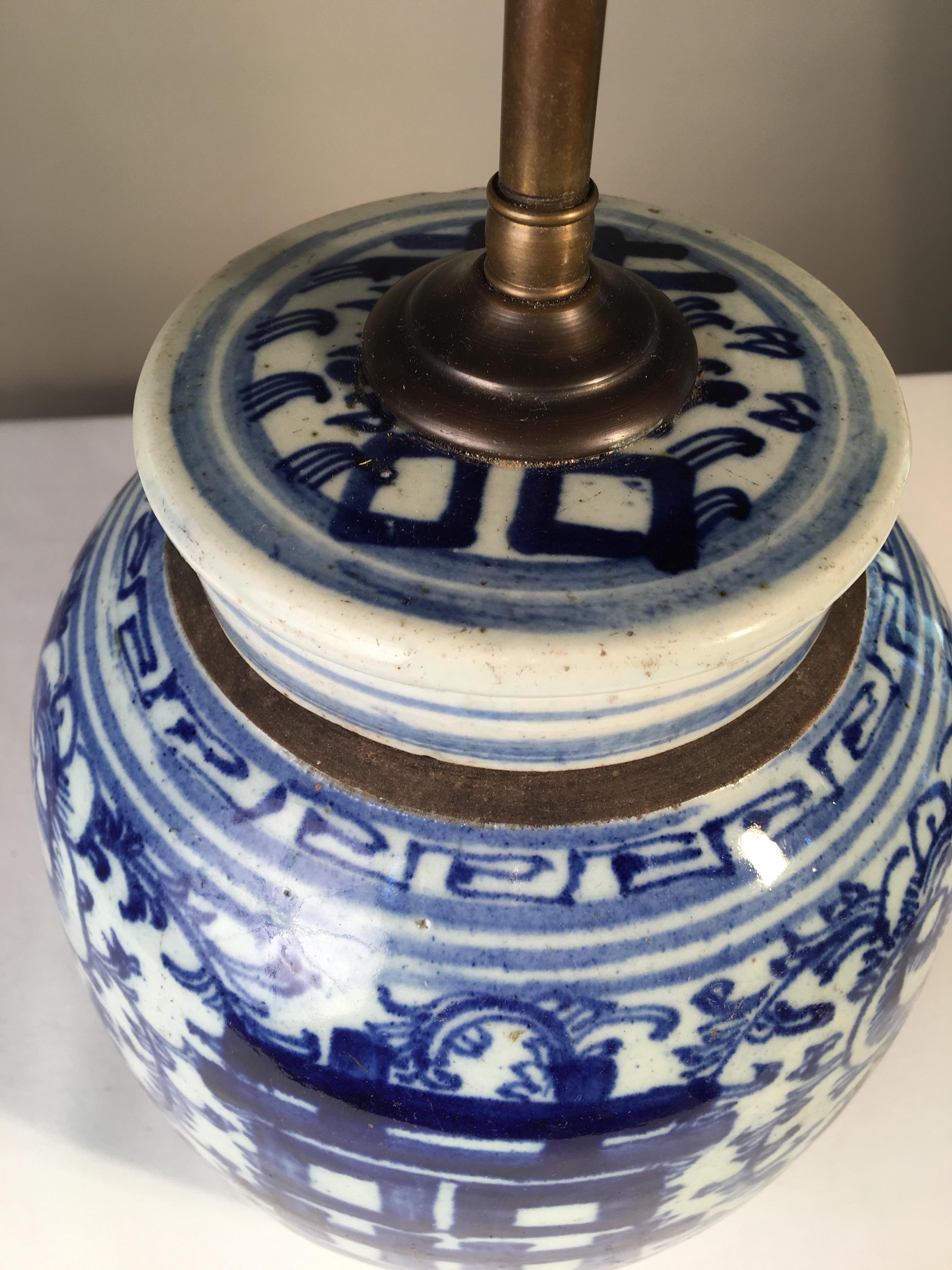 Chinese Ginger Jar Lamp In Good Condition In Doylestown, PA