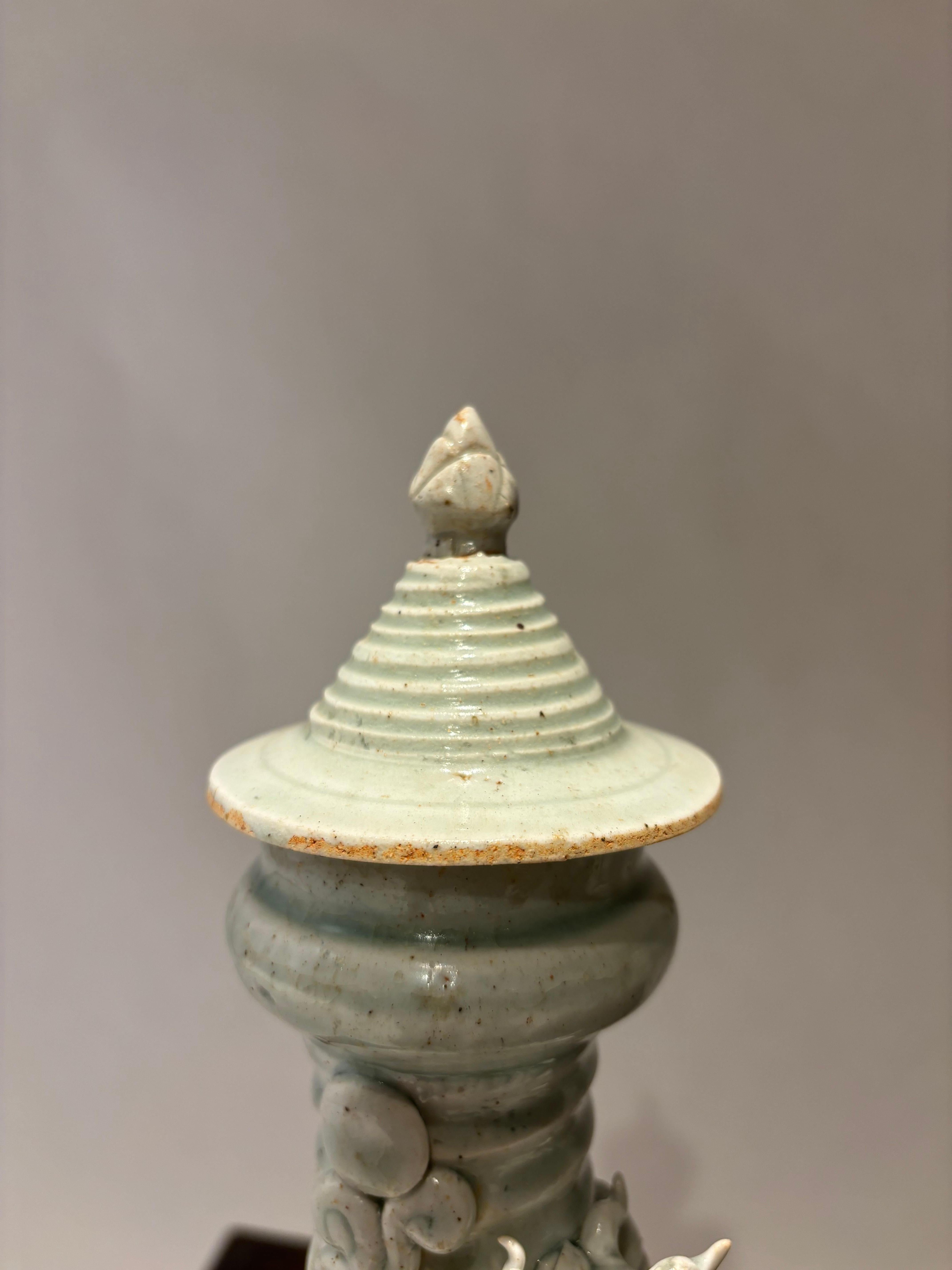 Chinese Glazed Porcelain Urns, Song Dynasty 12th Century For Sale 13