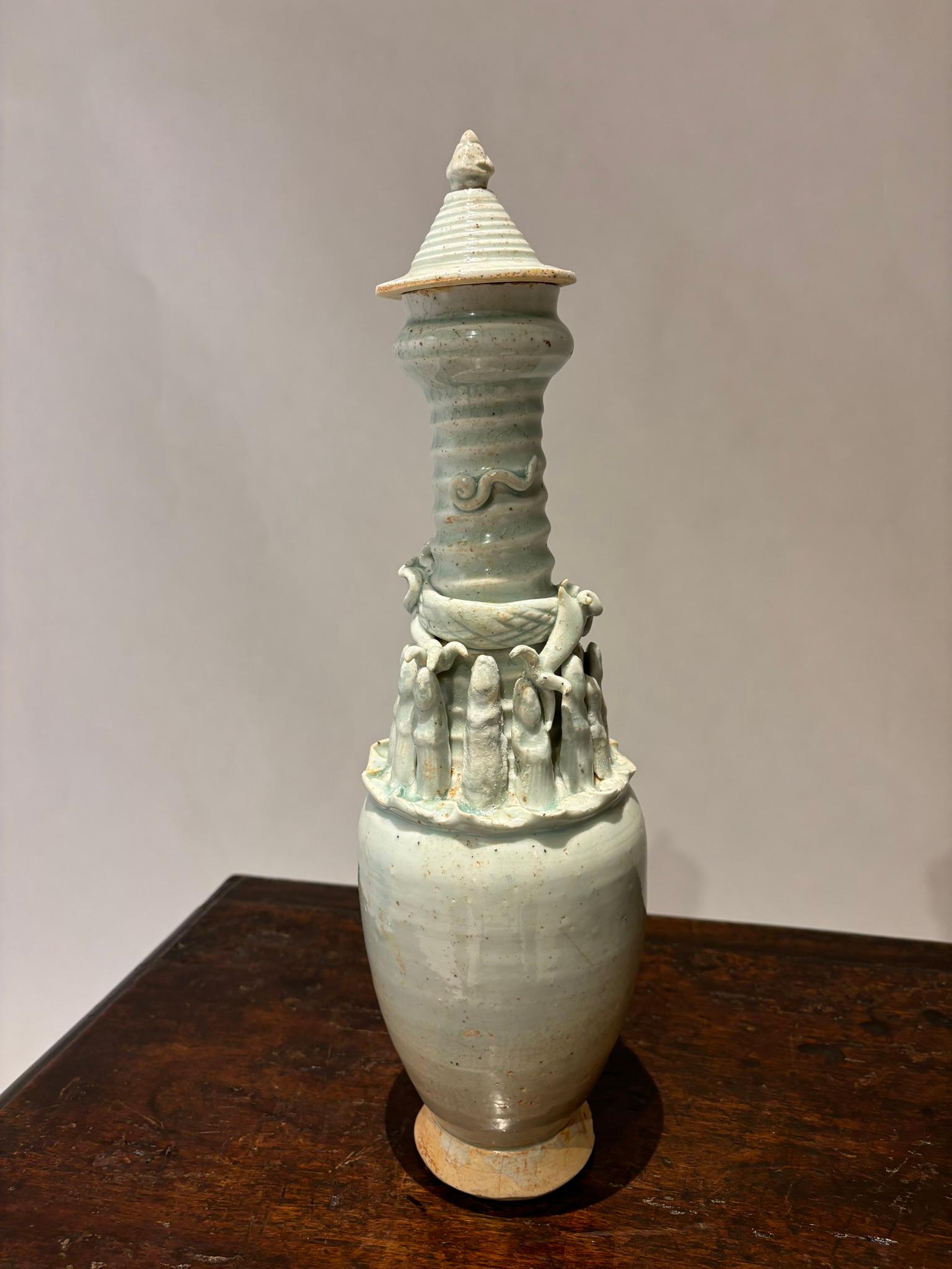 18th Century and Earlier Chinese Glazed Porcelain Urns, Song Dynasty 12th Century For Sale