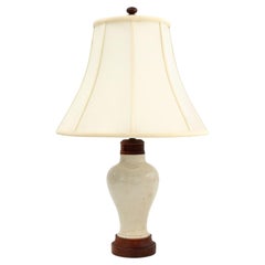 Vase en grès émaillé chinois en guise de lampe