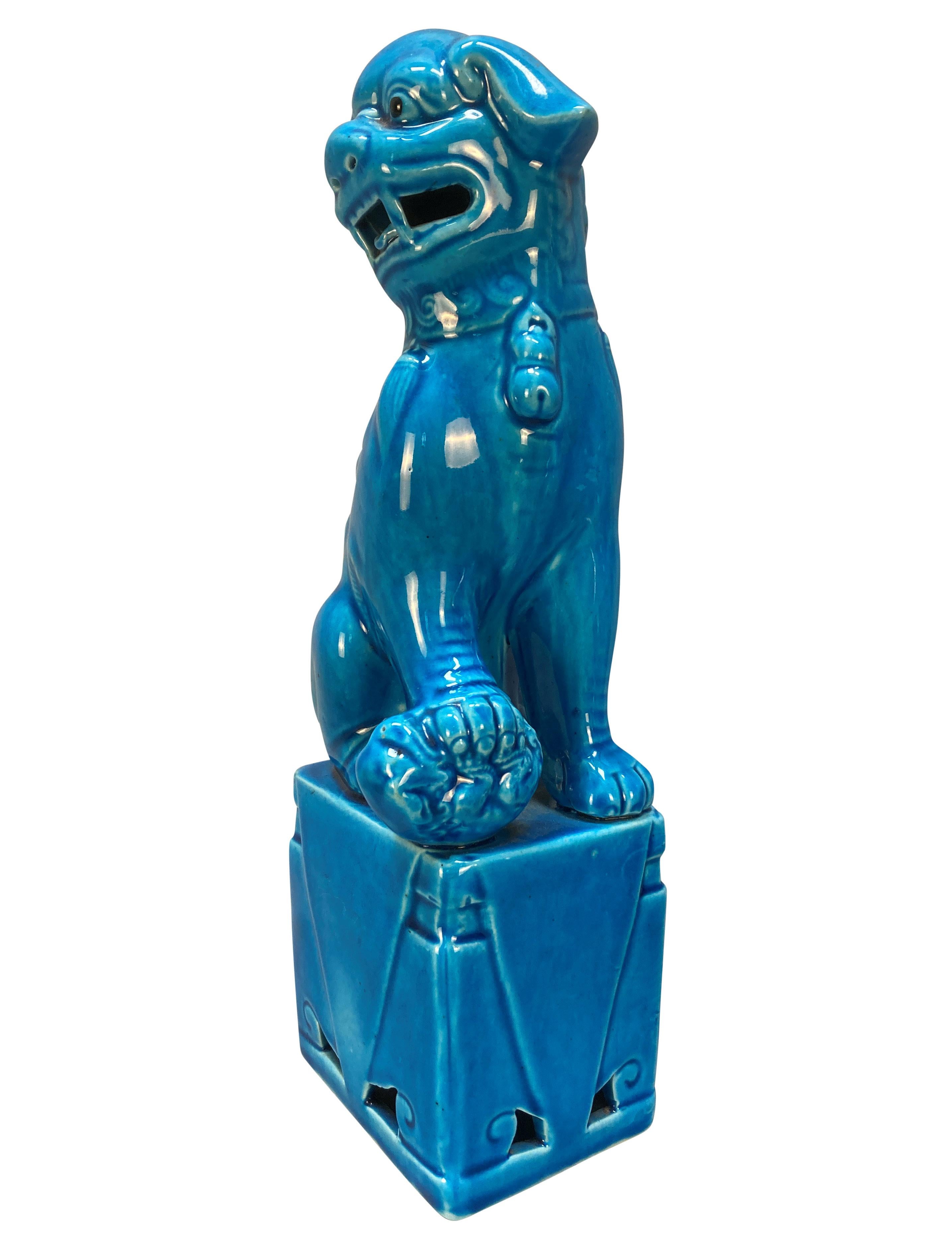 Céramique Chien de foo et vase chinois en turquoise émaillée en vente