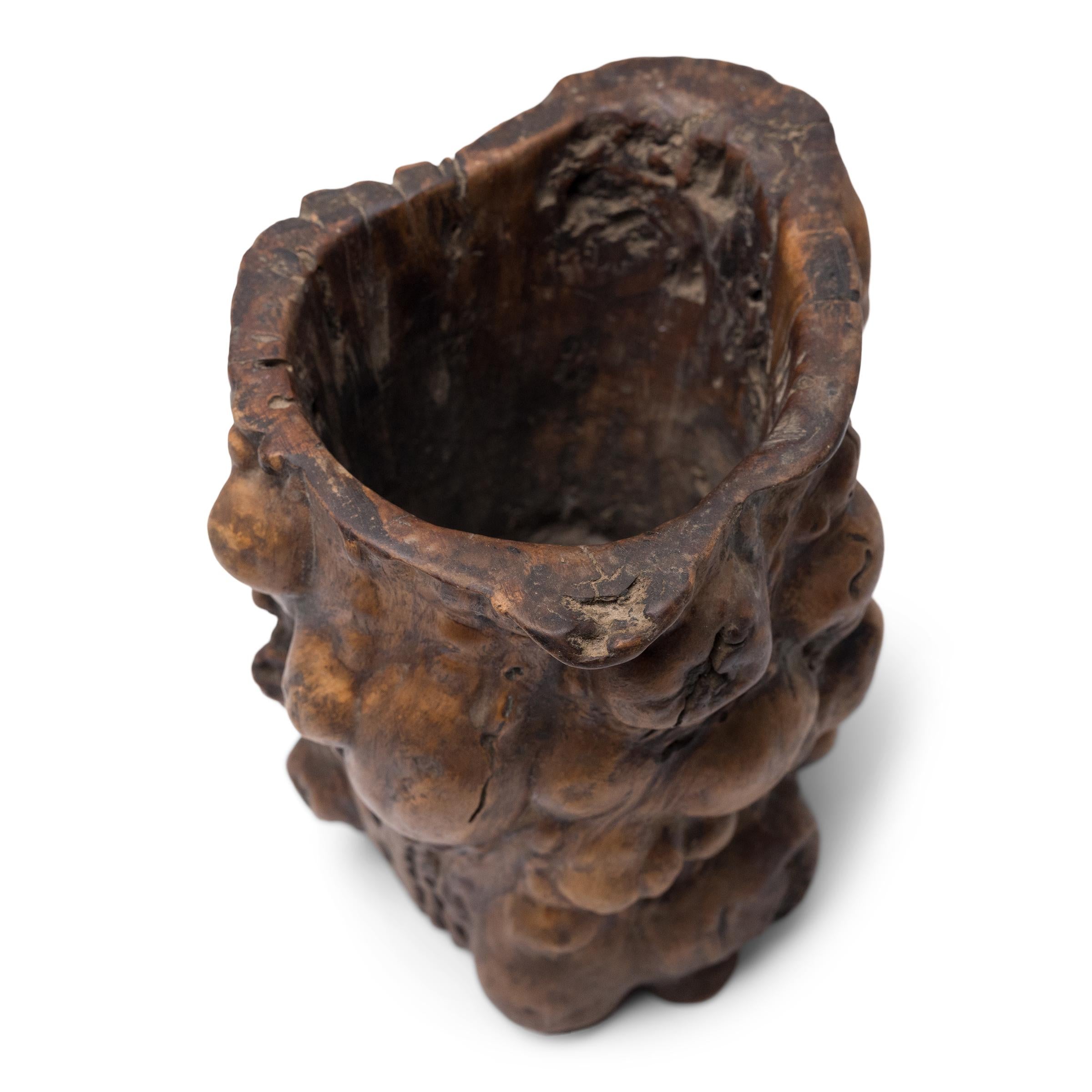 Organique Pot à brosse chinois à racines noueuses, c.C. 1850 en vente