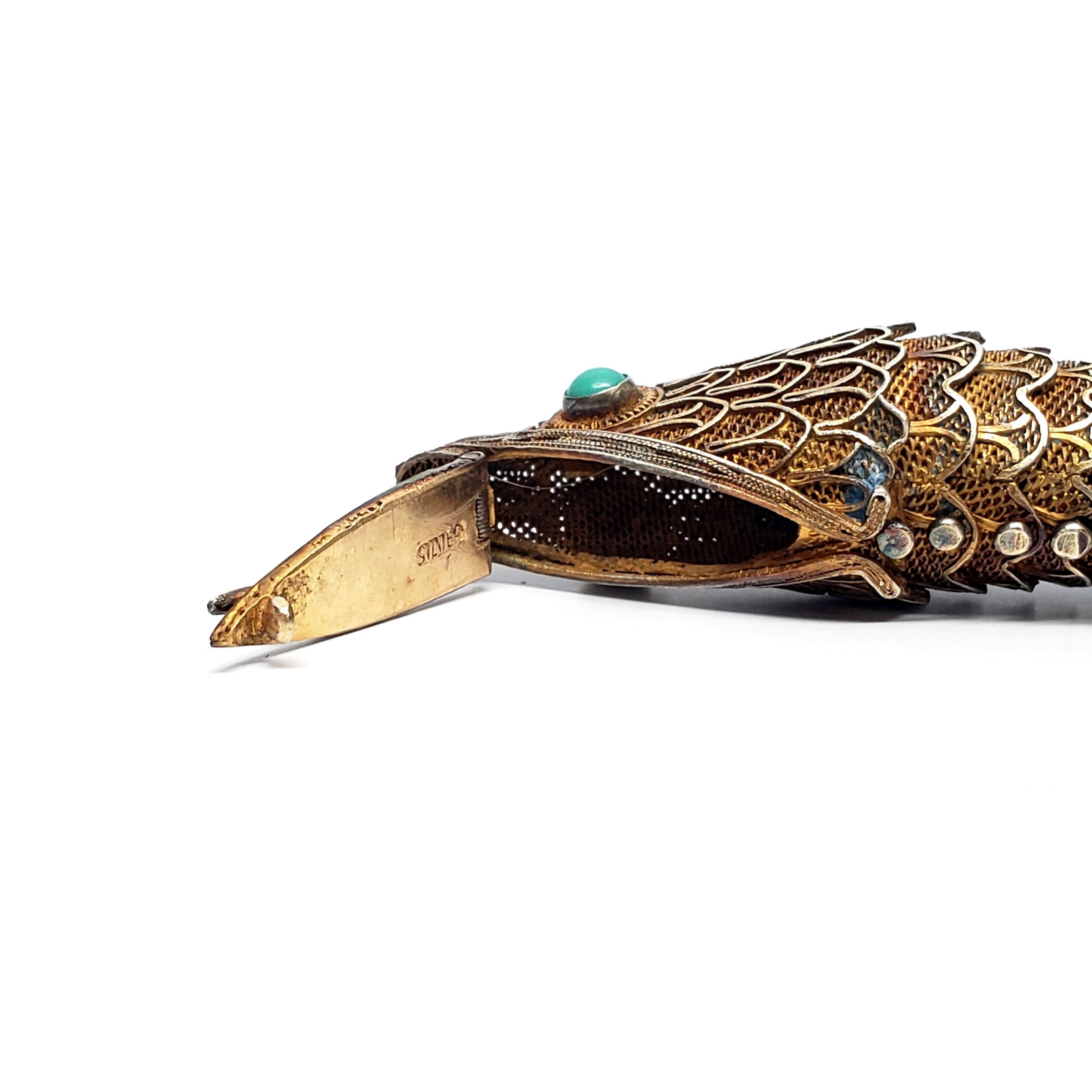 Pendentif chinois poisson articulé en or vermeil sur argent avec yeux de turquoise Bon état à Washington Depot, CT