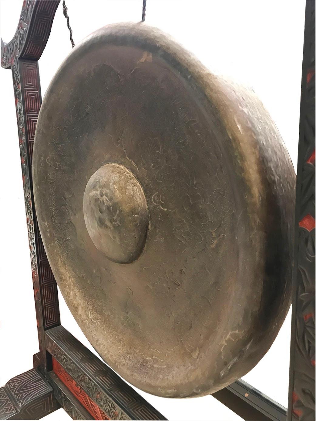 Chinese Gong with Cinnabar Frame In Good Condition In Salt Lake City, UT