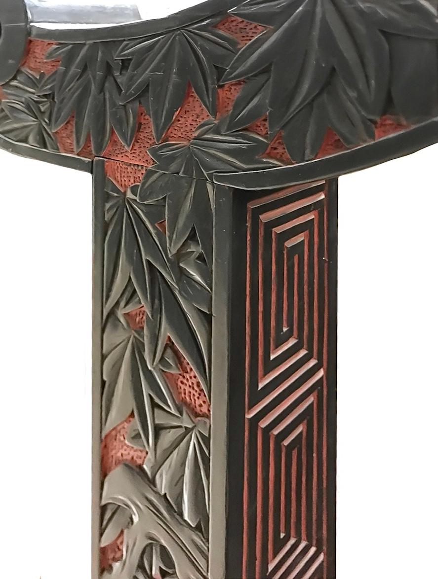 Chinesisches Gong mit Cinnabar-Rahmen (20. Jahrhundert)