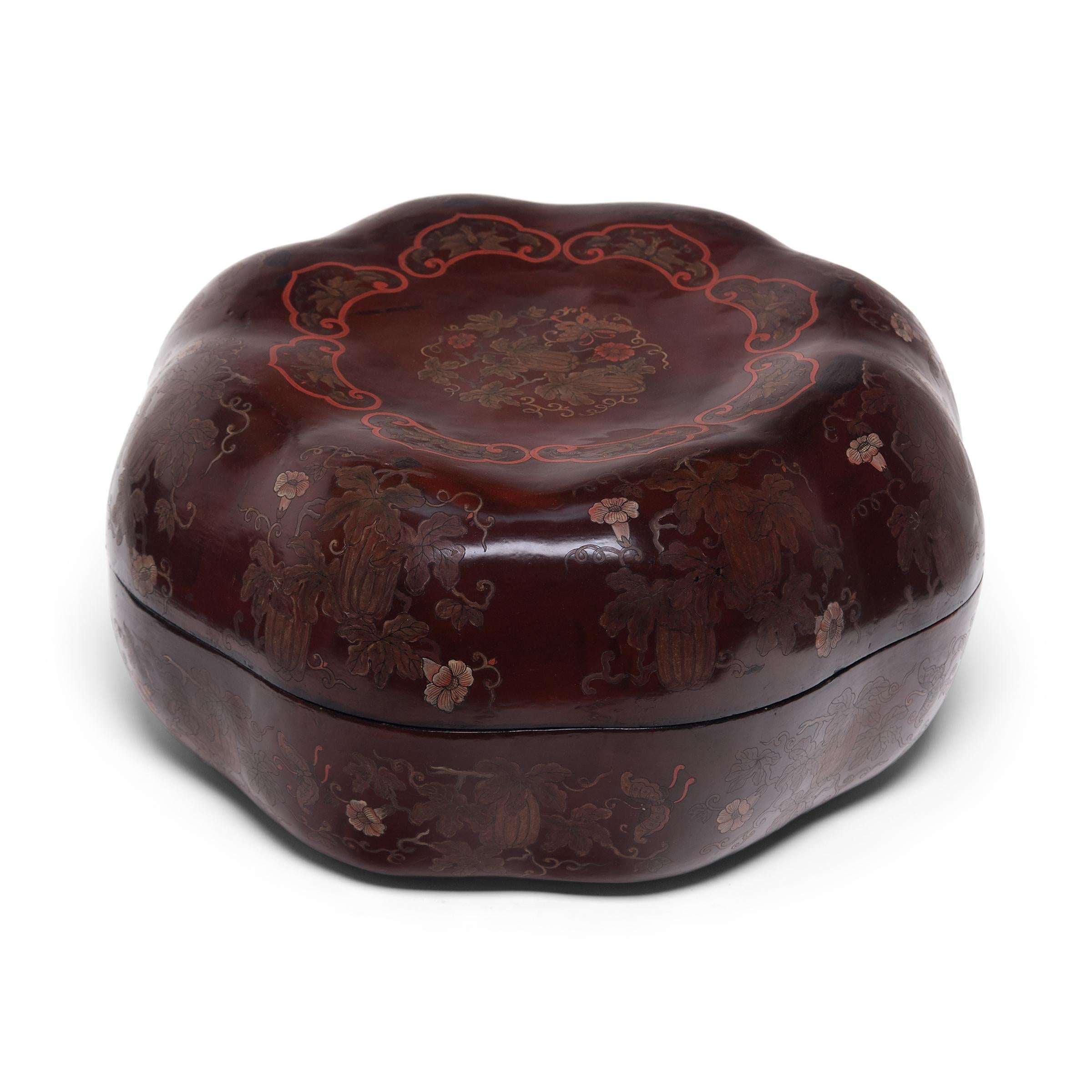 Lacquered Chinese Gourd-Form Presentation Box, circa 1850 For Sale