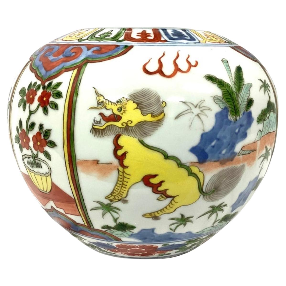 Chinese Gourd Shaped Porcelain Dragon Vase In Good Condition For Sale In Bradenton, FL