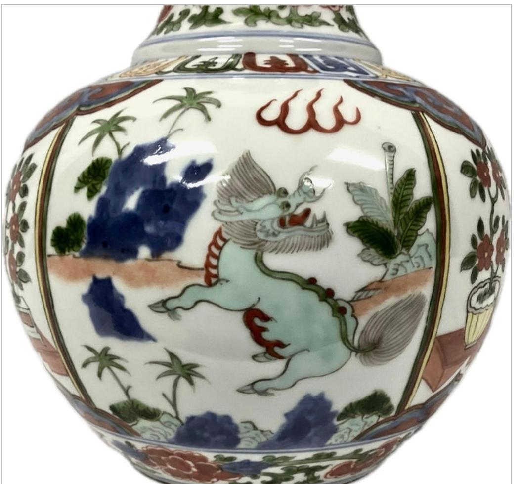 19th Century Chinese Gourd Shaped Porcelain Dragon Vase For Sale
