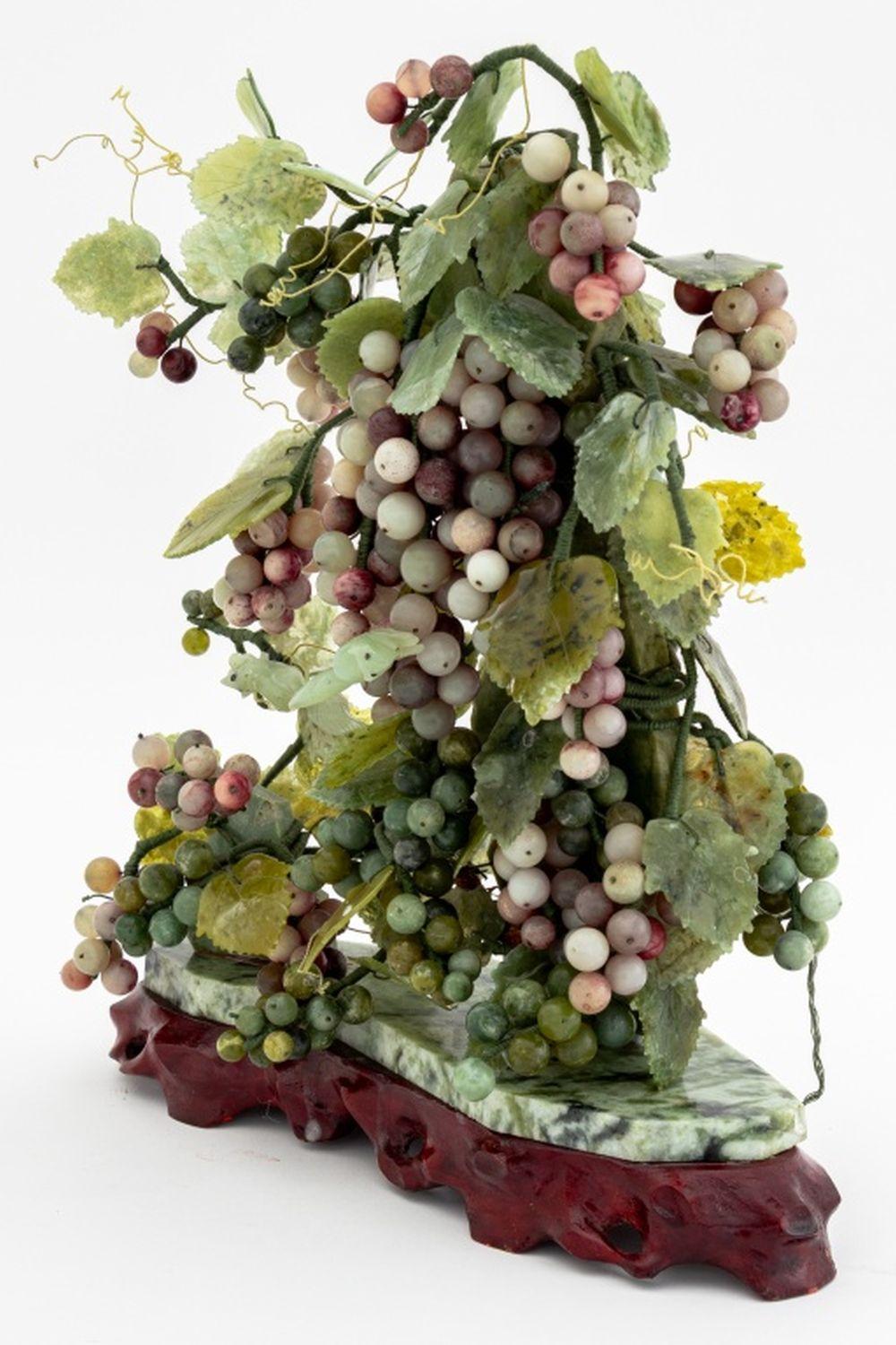 Chinese Grapevine Jade Sculpture In Good Condition For Sale In Astoria, NY