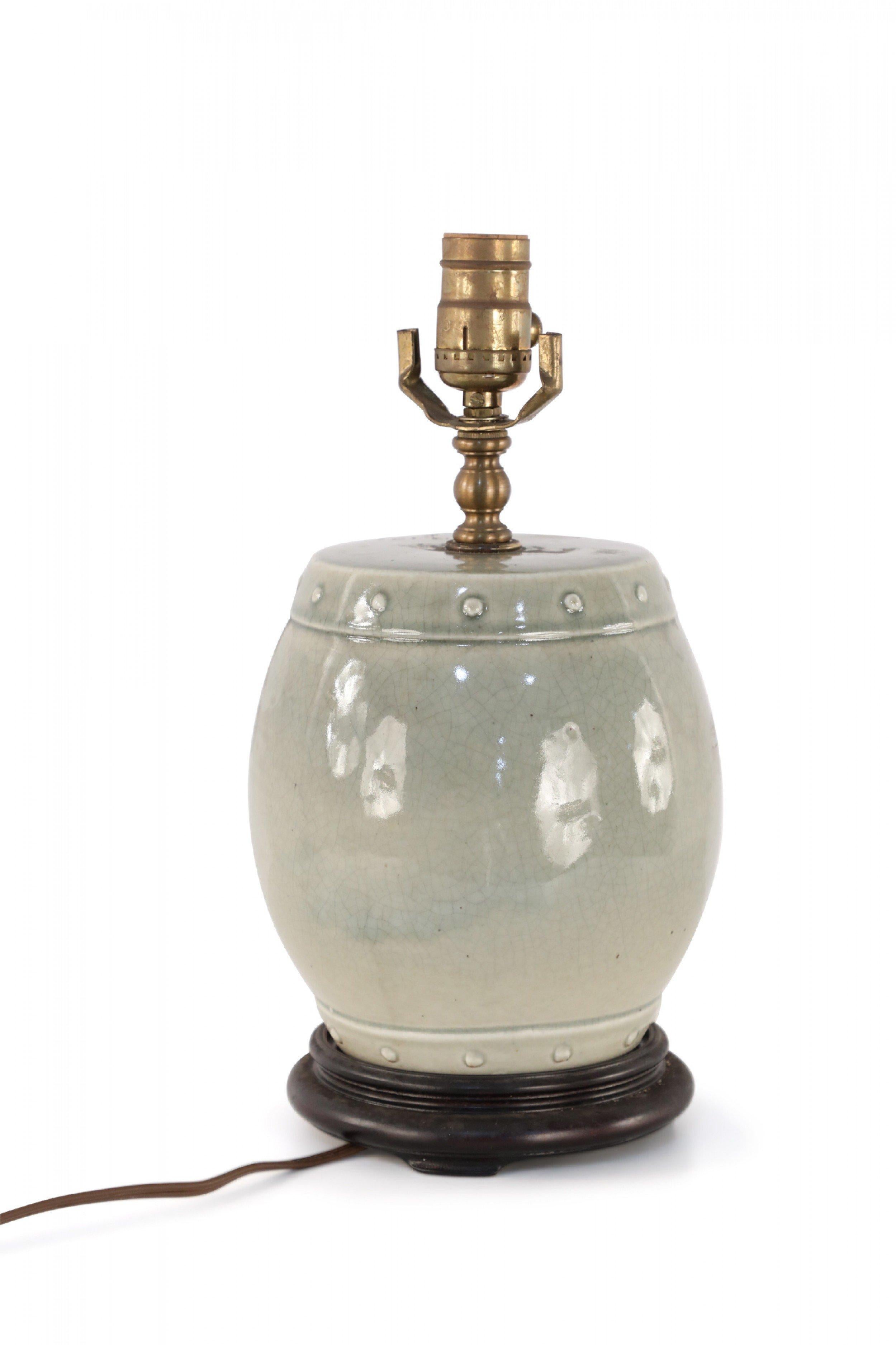 Chinese Gray Barrel Porcelain Table Lamp For Sale 4