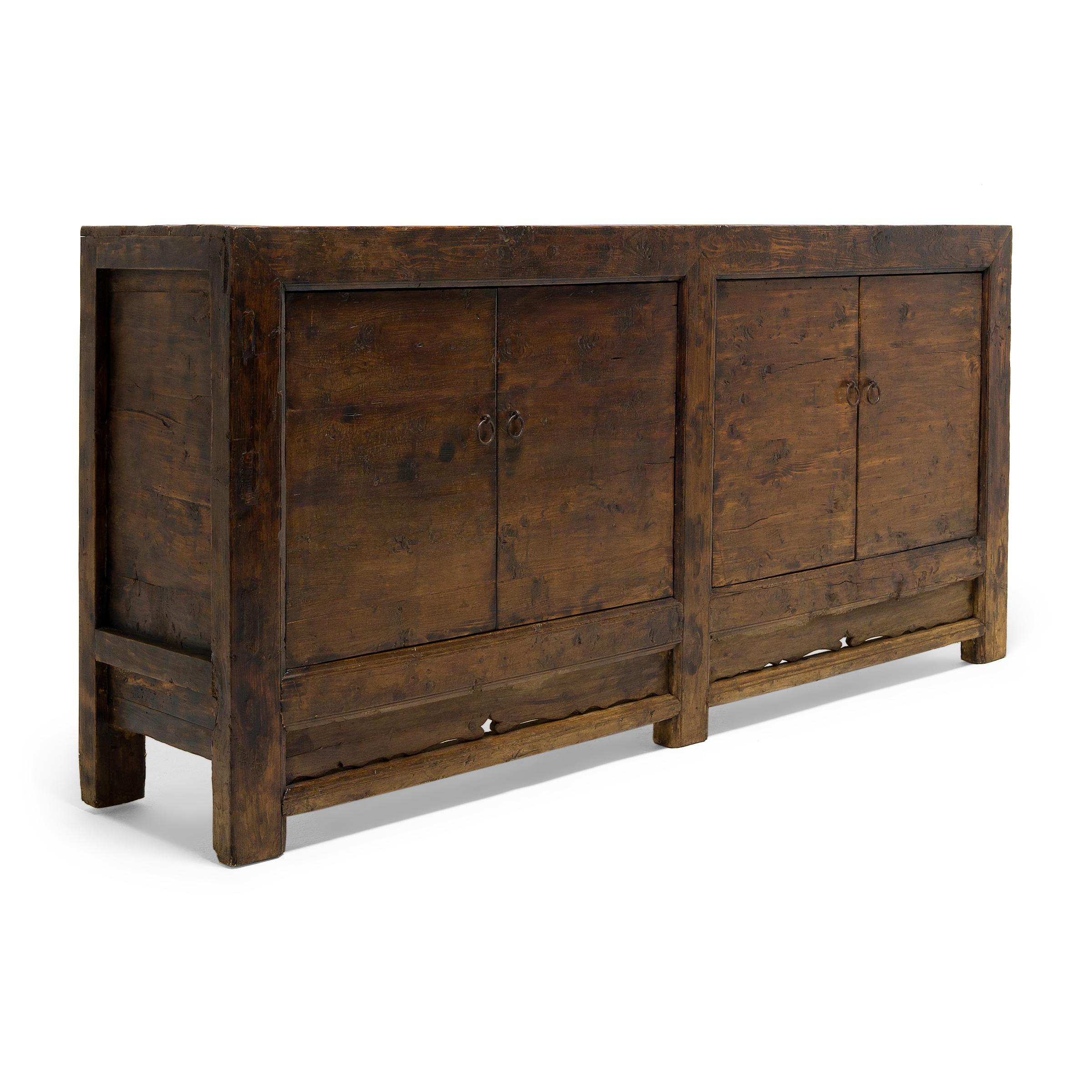 Chinese Great Plains Coffer, c. 1880 In Good Condition For Sale In Chicago, IL