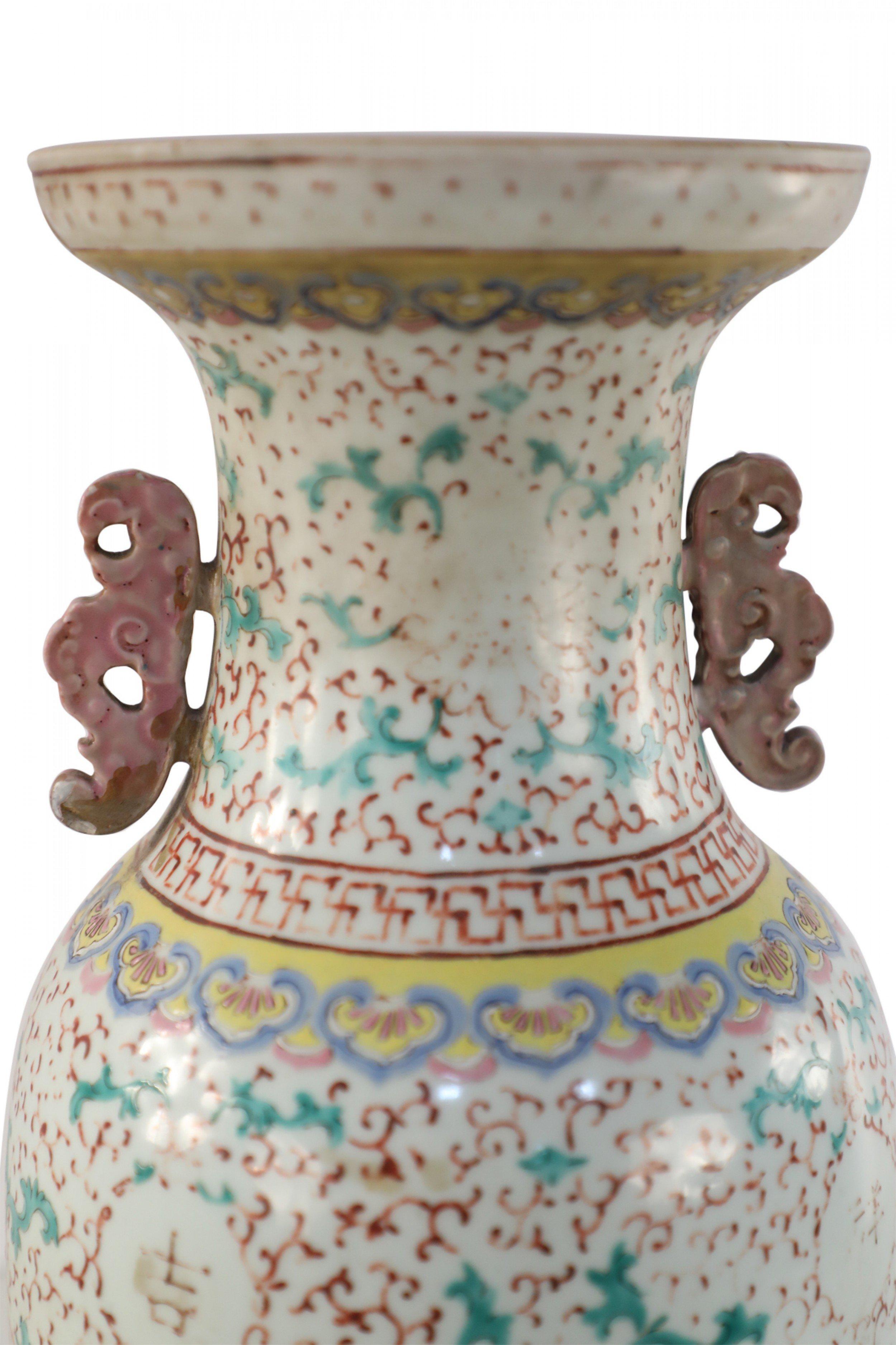 19th Century Chinese Green and Red Faded Floral Porcelain Urn For Sale