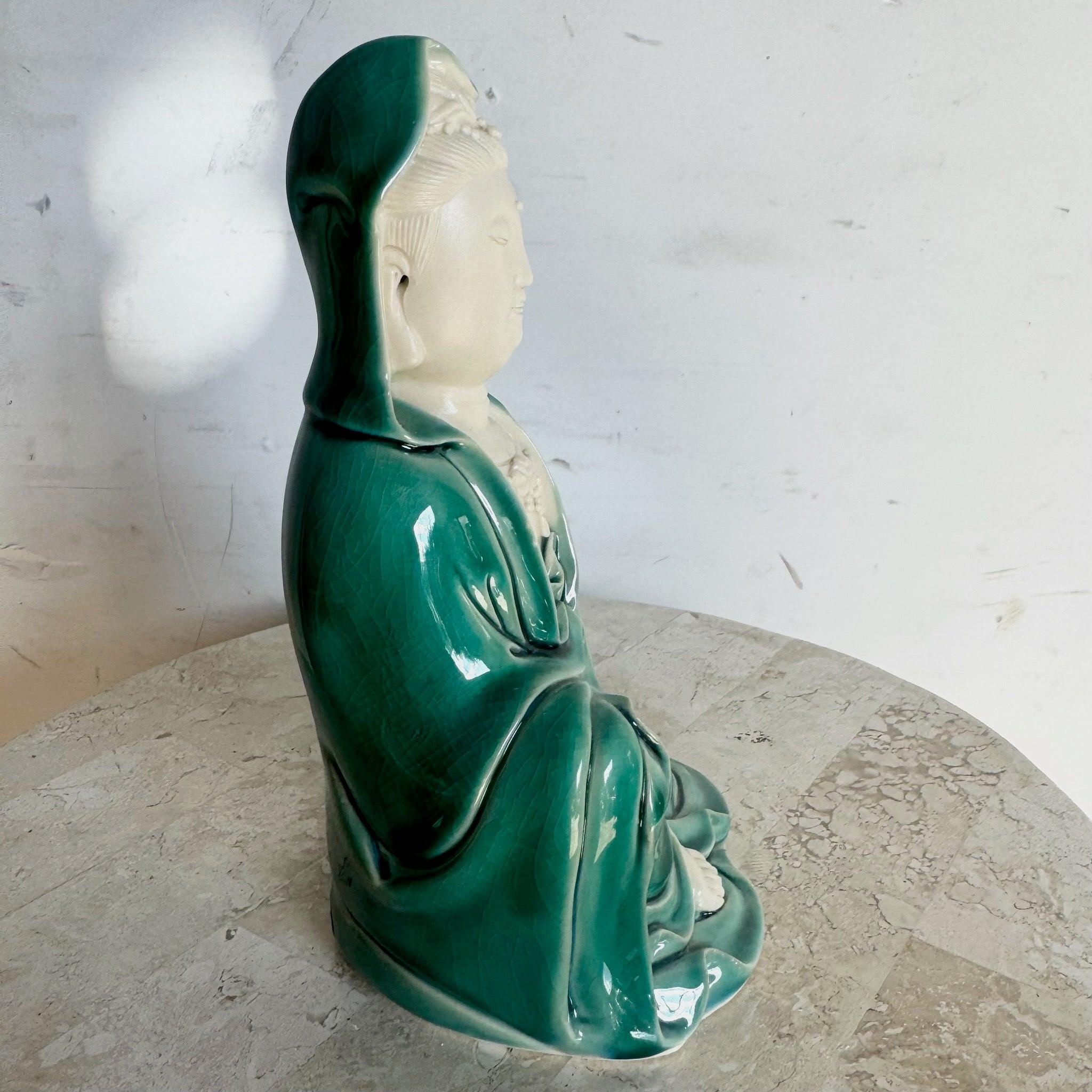 Chinese Green and White Porcelain Quin Yan Sculpture For Sale 1
