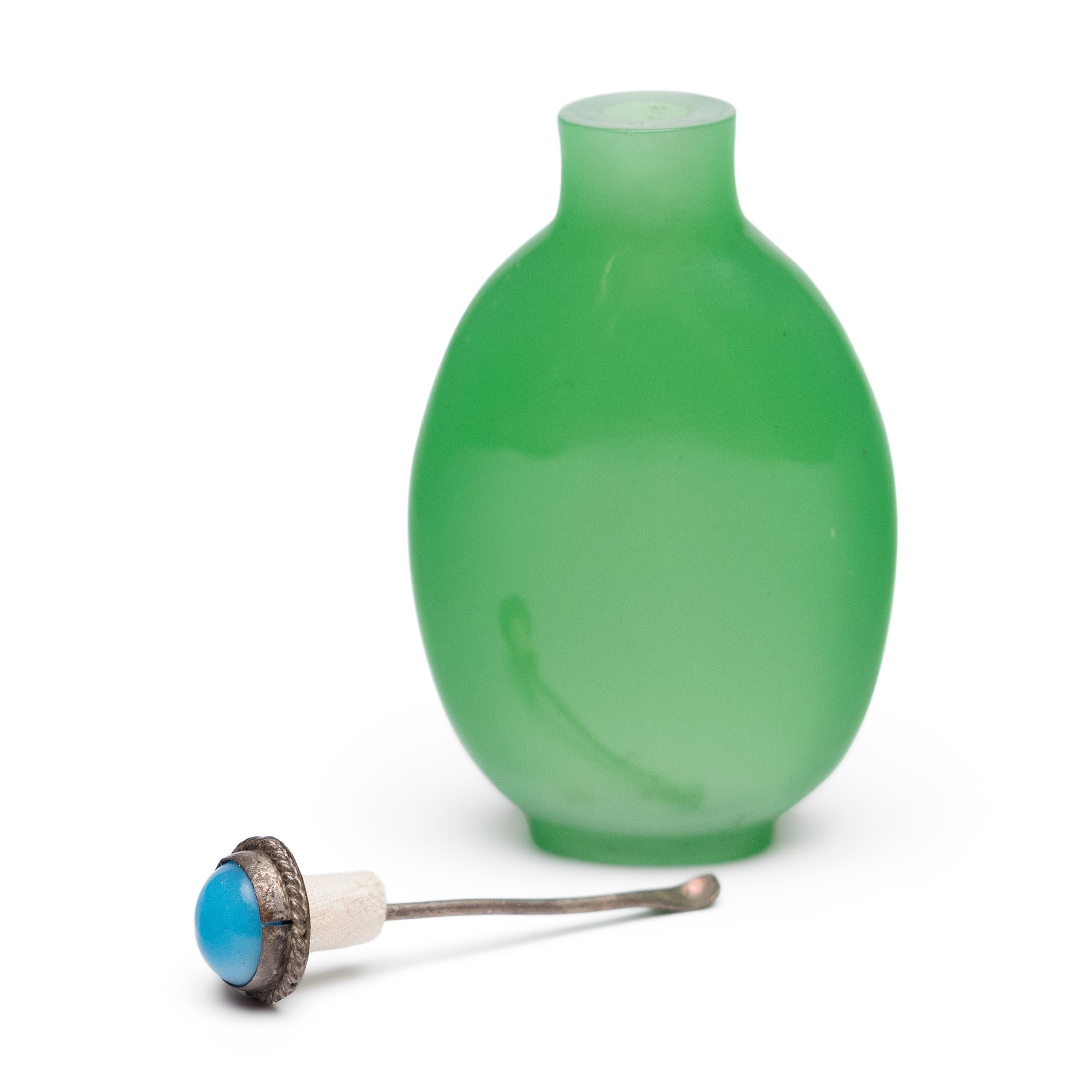 Art Déco Tabacchiera cinese in vetro verde, 1920 ca. in vendita