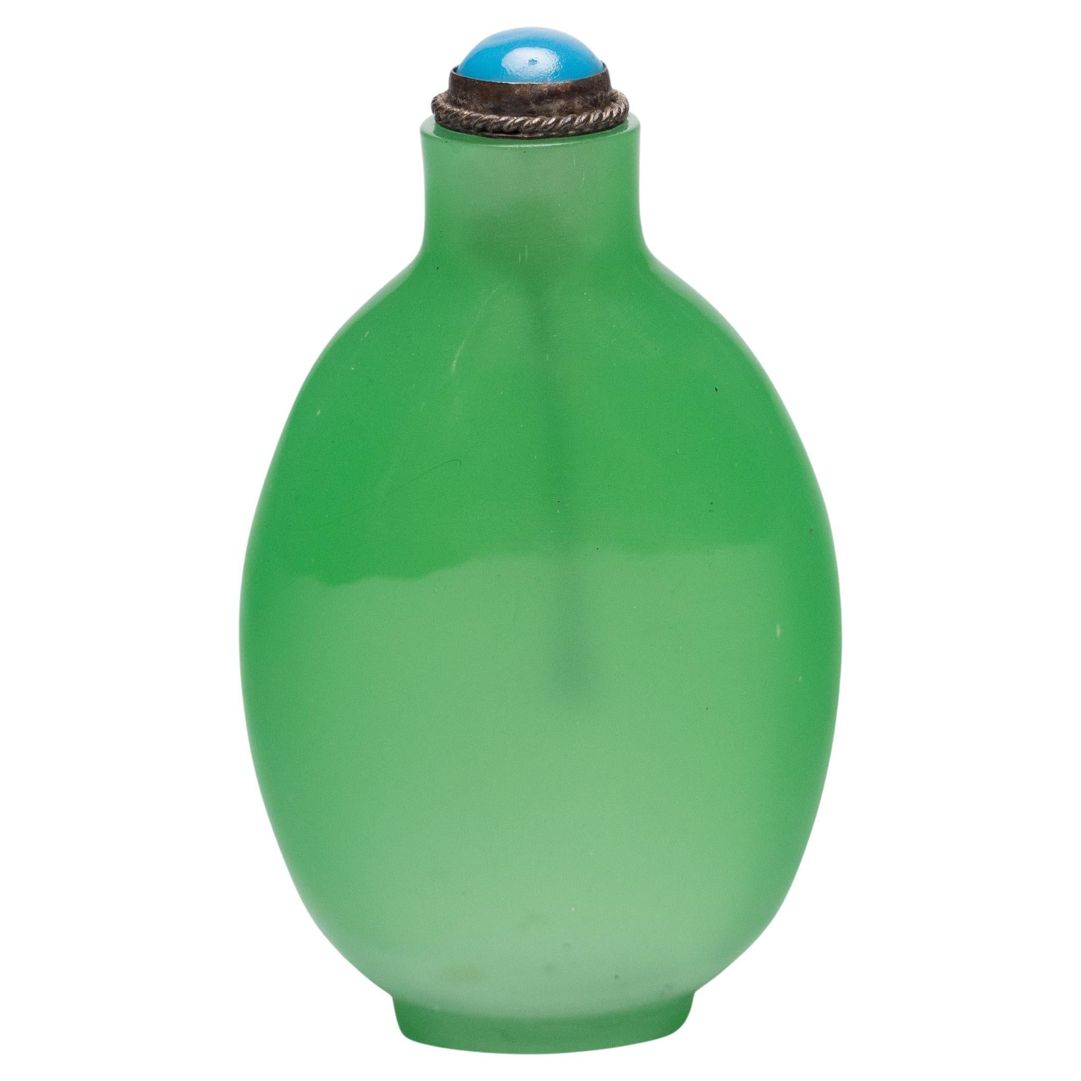 Botella de rapé de vidrio verde chino, c. 1920