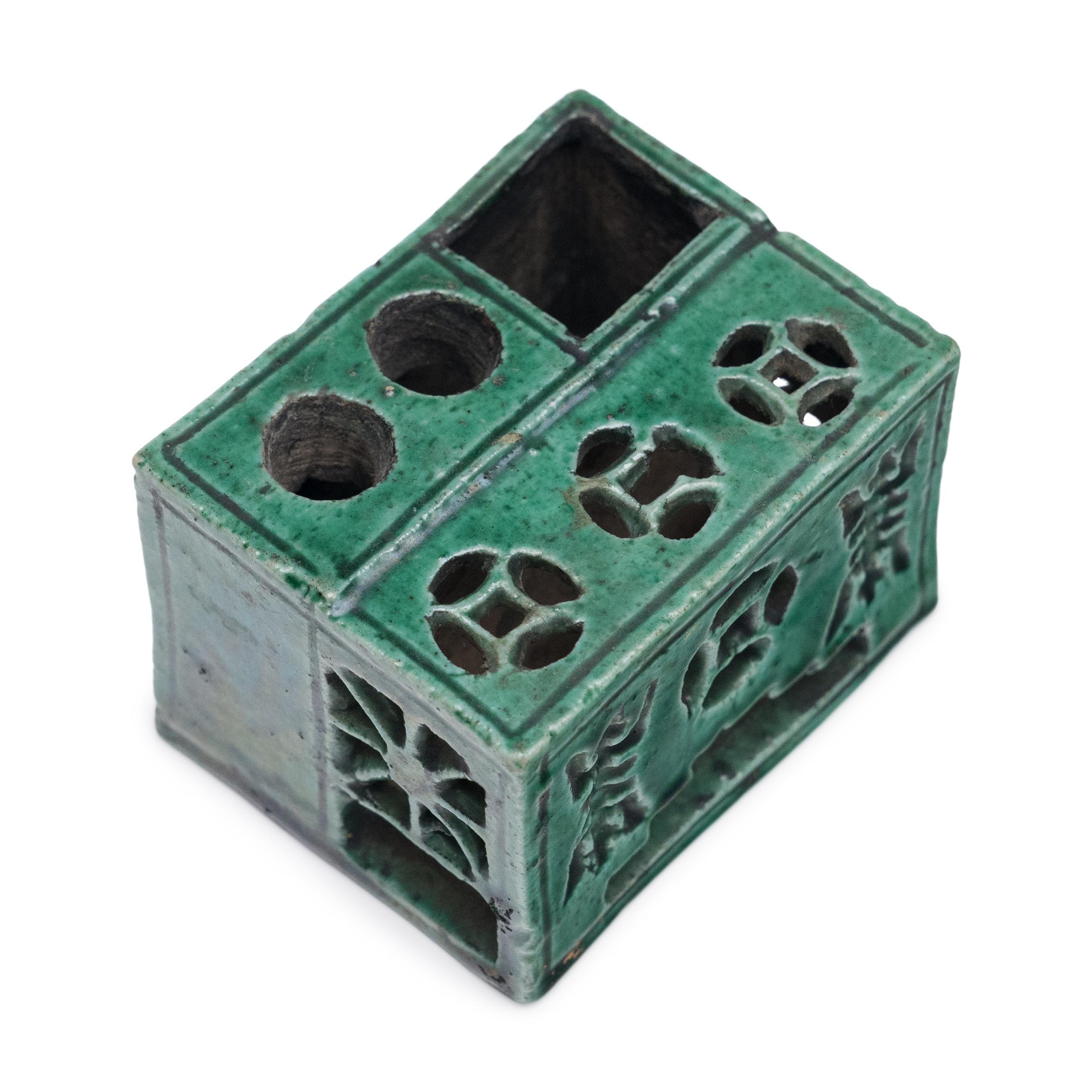 Qing Repose-pinceau chinois à glaçure verte, C.I.C. 1850 en vente