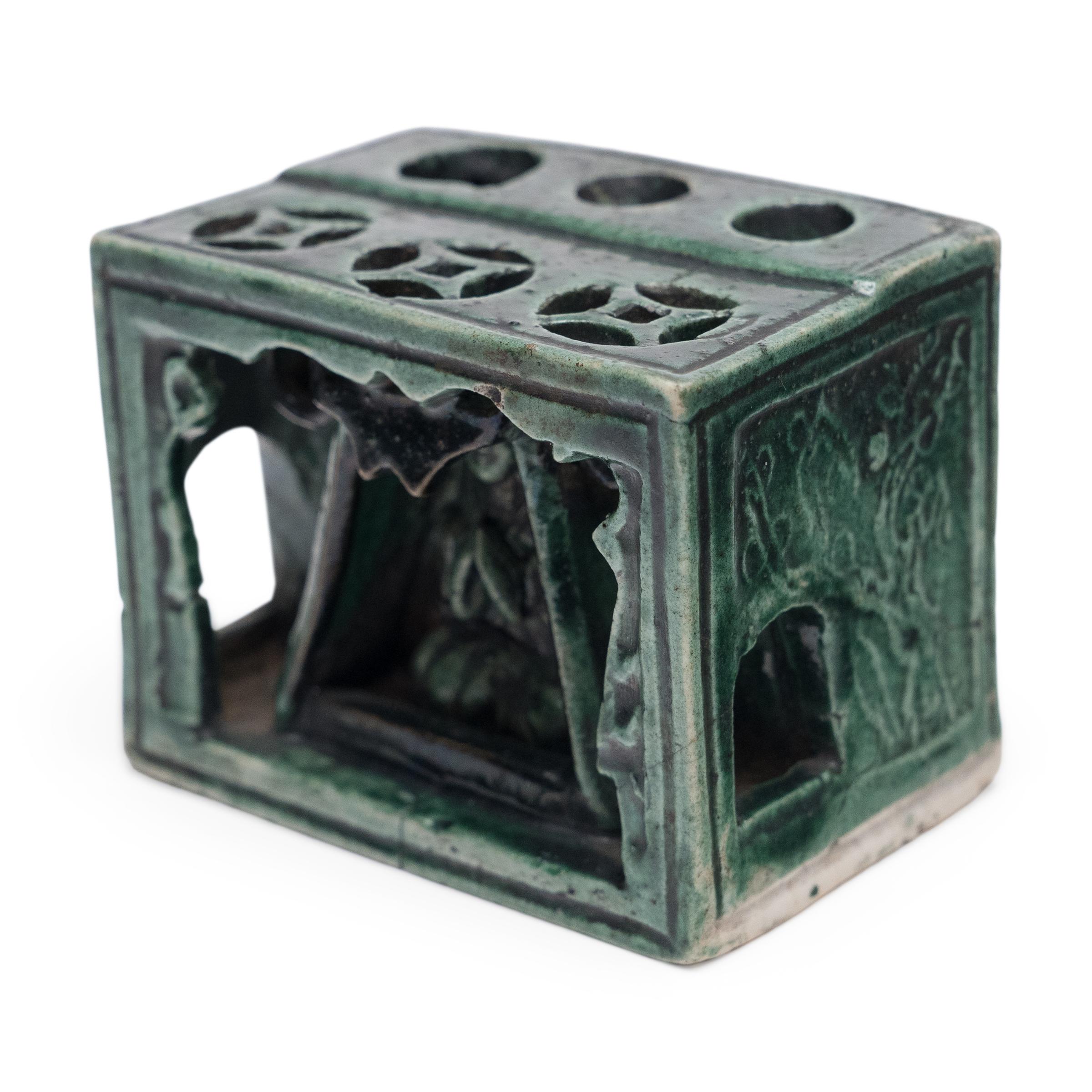 Qing Repose-pinceau chinois à glaçure verte, C.I.C., vers 1850 en vente