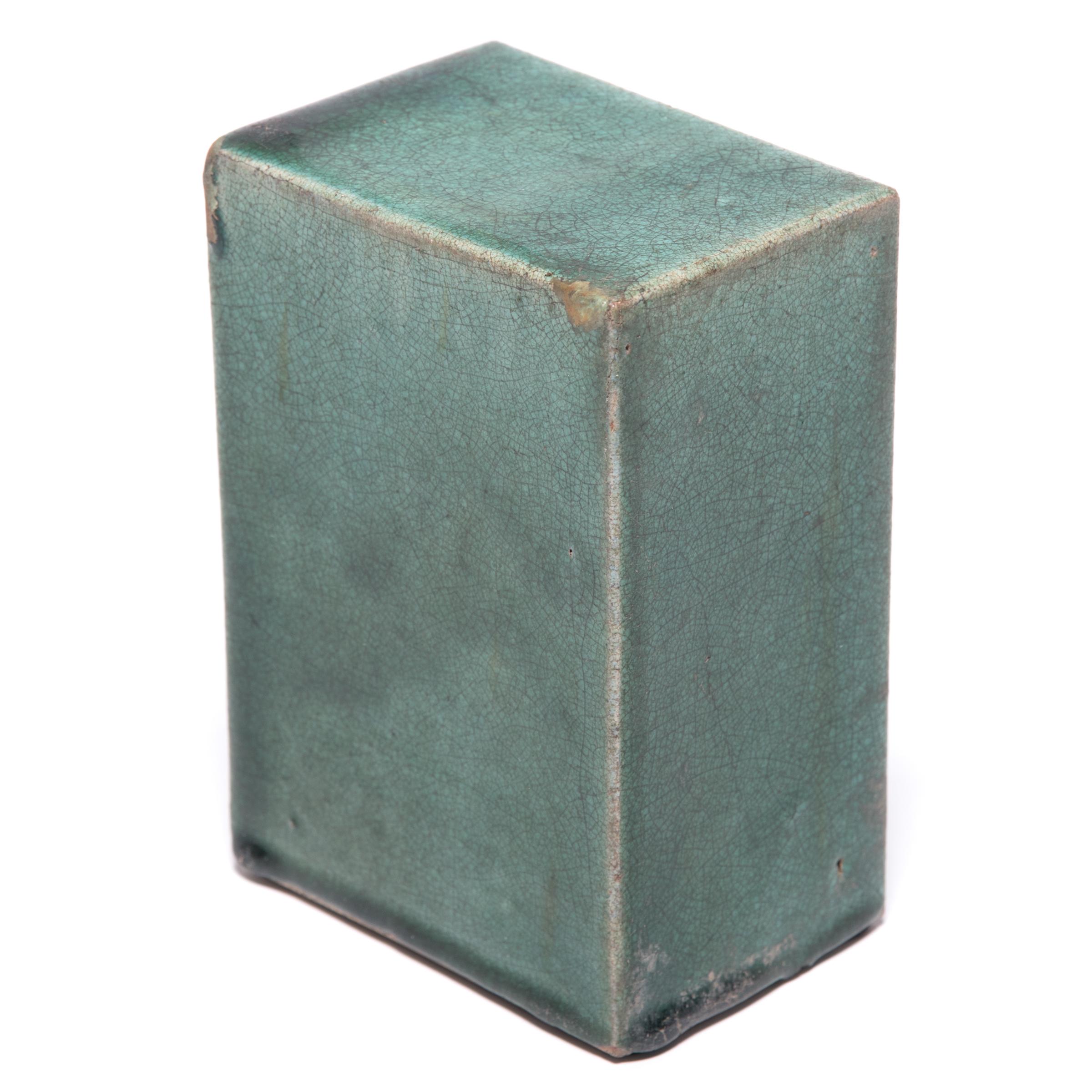 Chinese Green Glazed Ceramic Headrest, circa 1900 In Good Condition In Chicago, IL