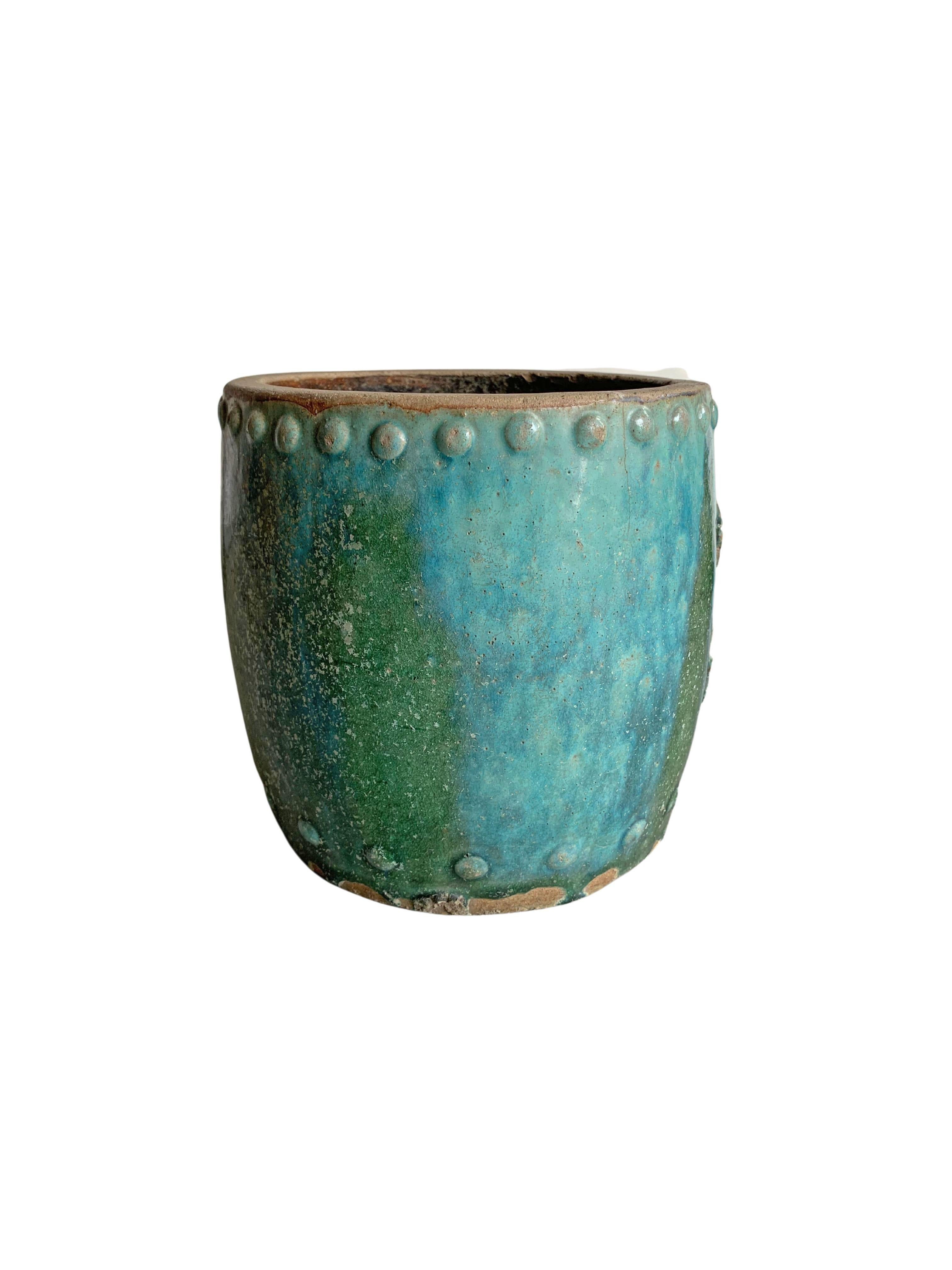 Vernissé Pot de rangement / jardinière en céramique vernissée verte « huile blanche » de Chine, vers 1900 en vente