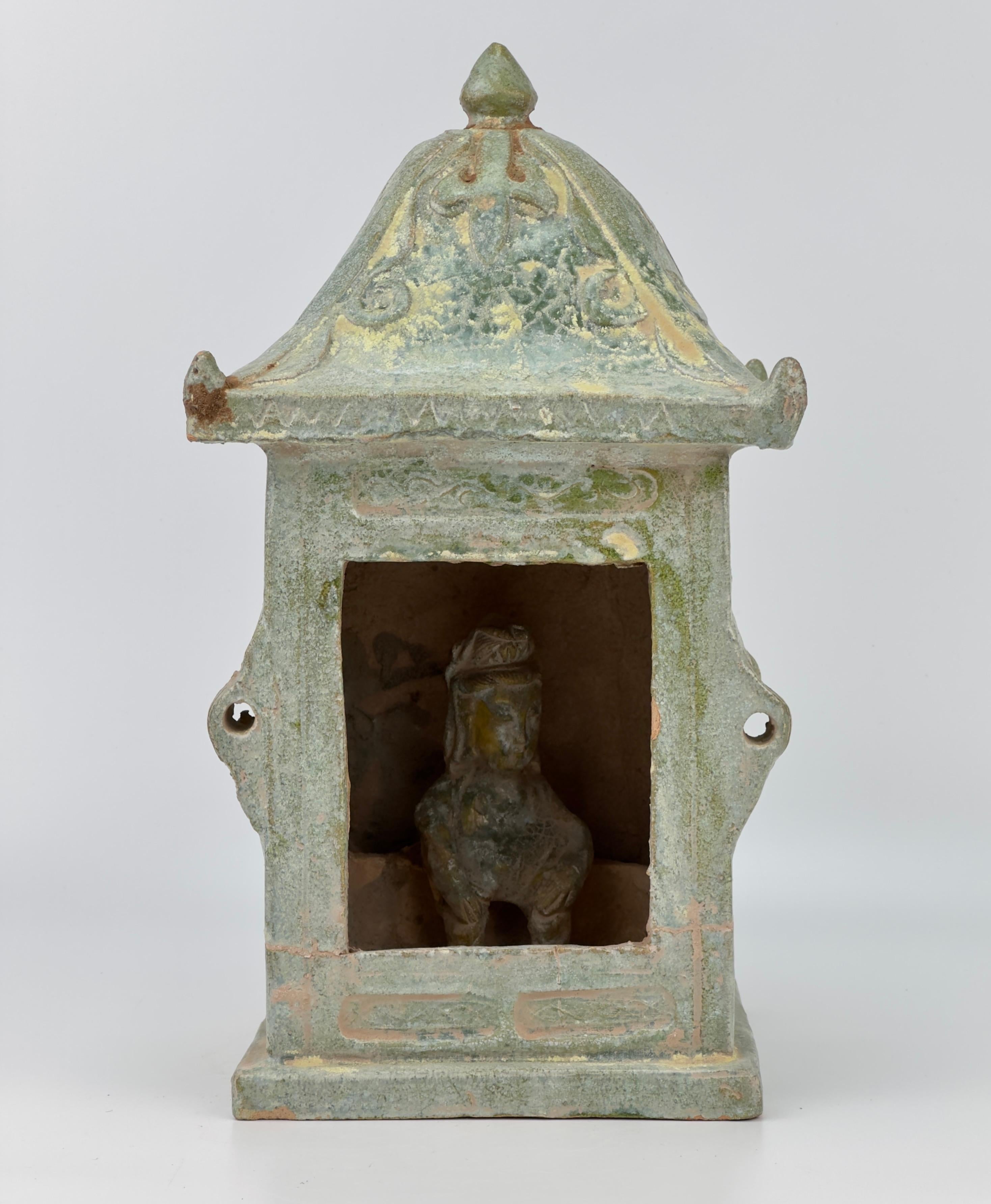 Green-glazed model of a shrine, Han dynasty For Sale 3