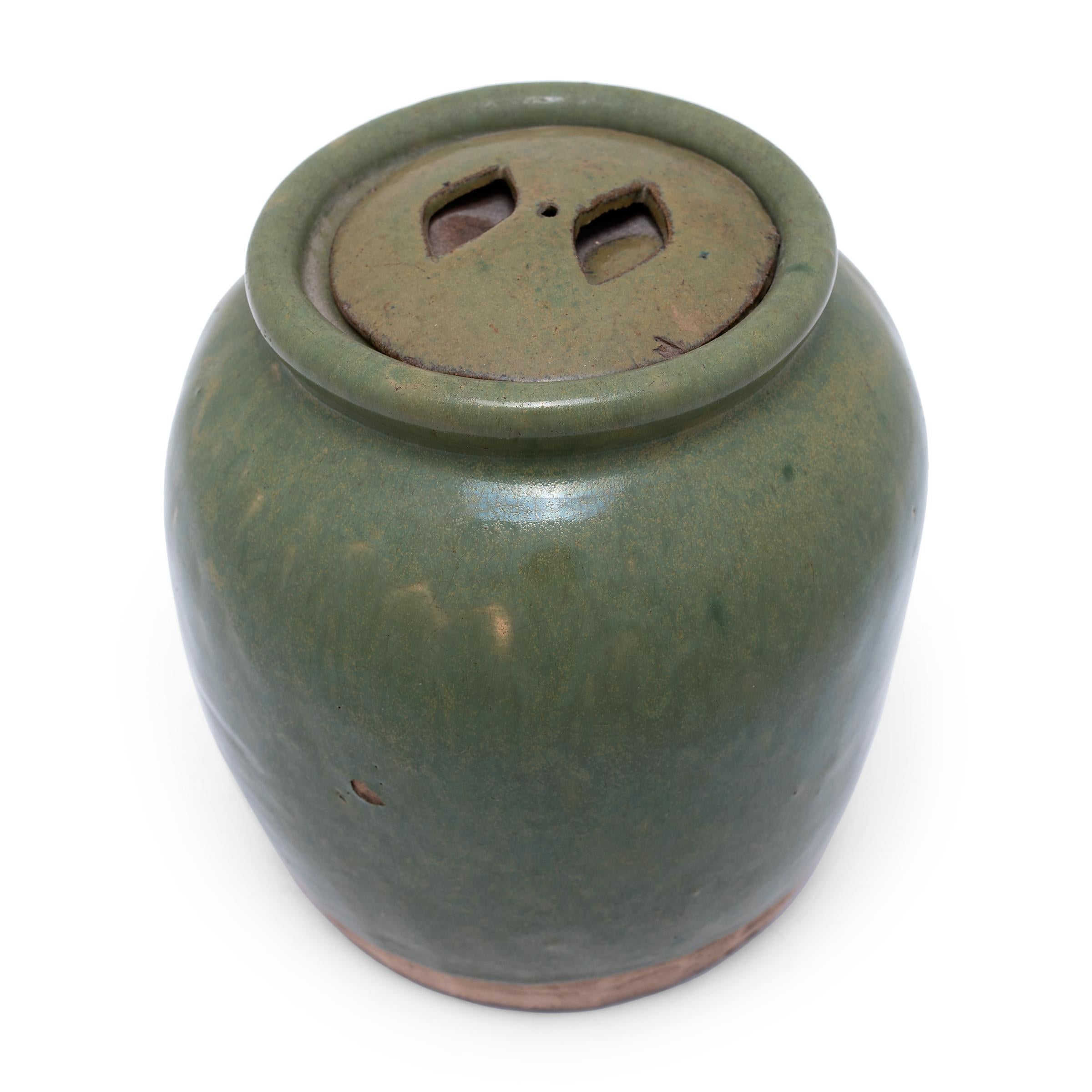 Chinese Green Glazed Pickling Jar In Good Condition In Chicago, IL