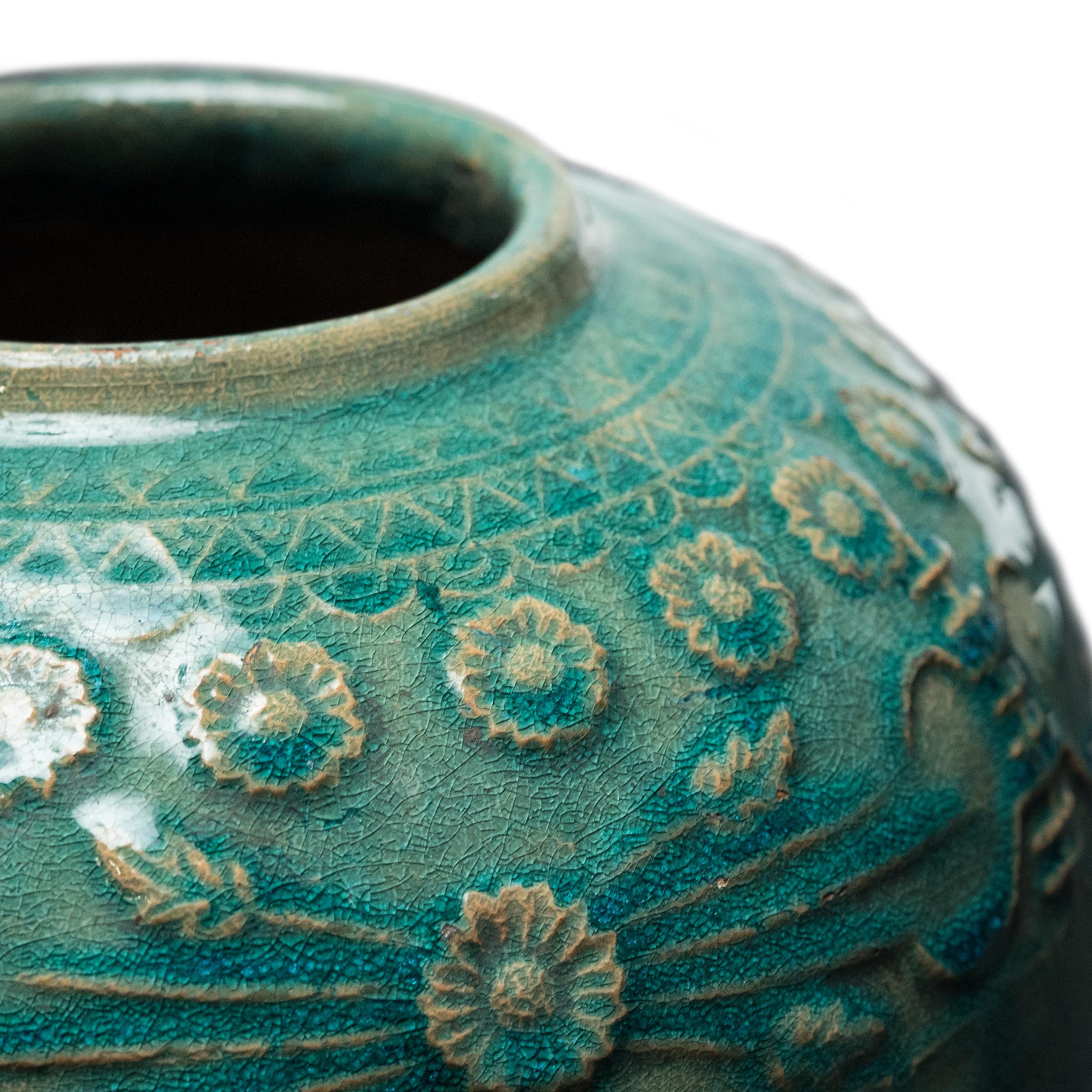 Chinese Green Glazed Salt Jar, c. 1900 In Good Condition In Chicago, IL