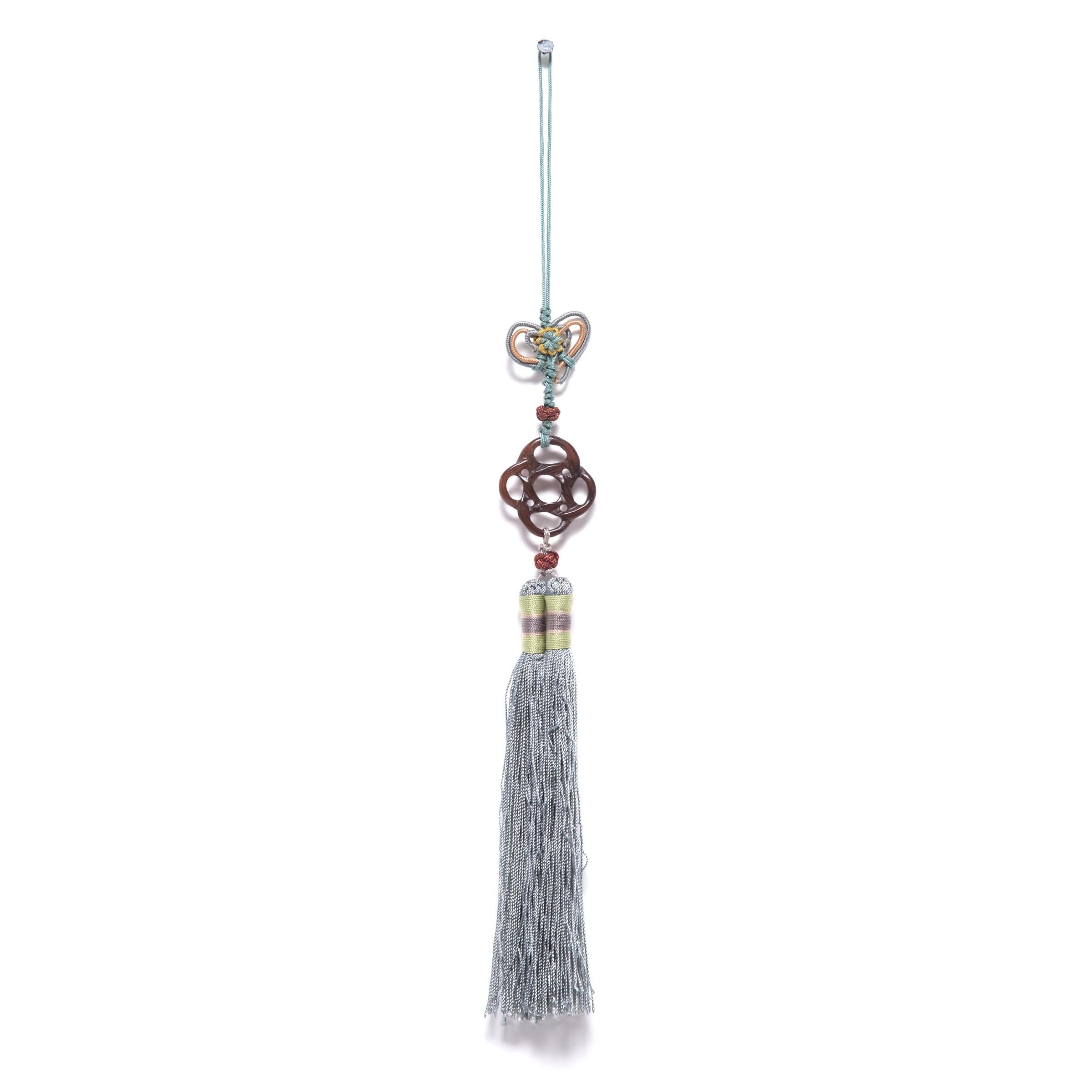 Chinese knotted tassels are used to add elegance to everyday items like hairpins or lanterns but they often hold sentimental value, and are passed down through families for generations. In ancient times lovers sometimes gave knots as tokens of their
