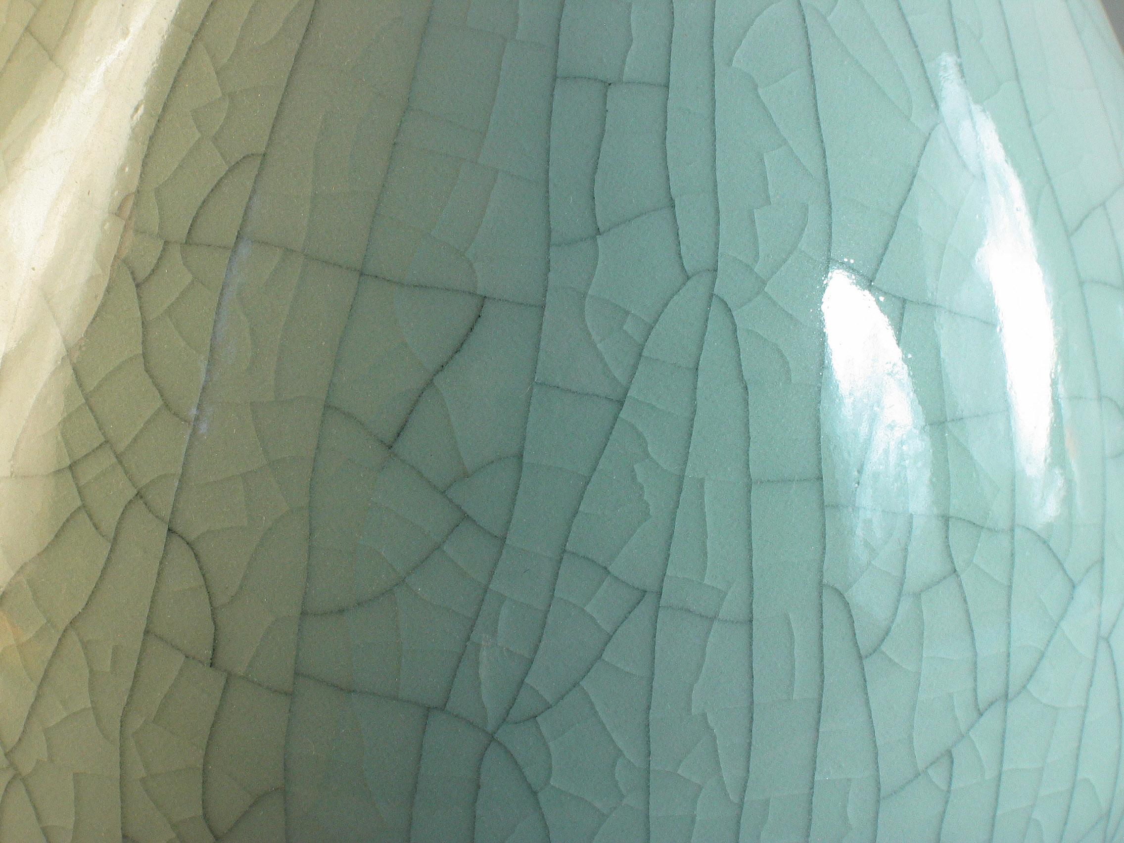 Fatto a mano Vaso cinese di tipo Guan in celadon Yuhuchunging, fine XX secolo in vendita