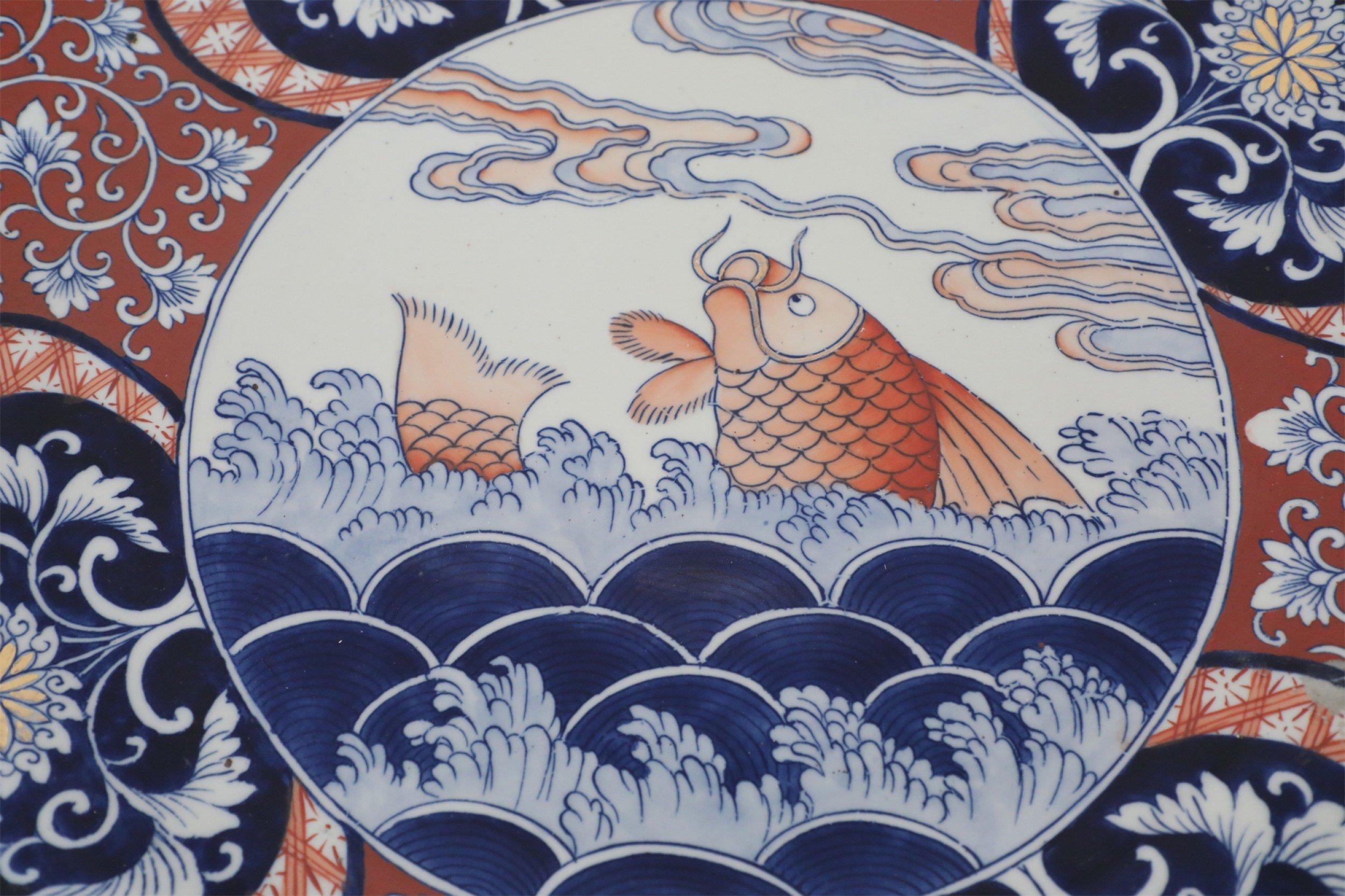 Cuenco chino Guangcai de porcelana de exportación azul y naranja con motivos koi Ming en venta