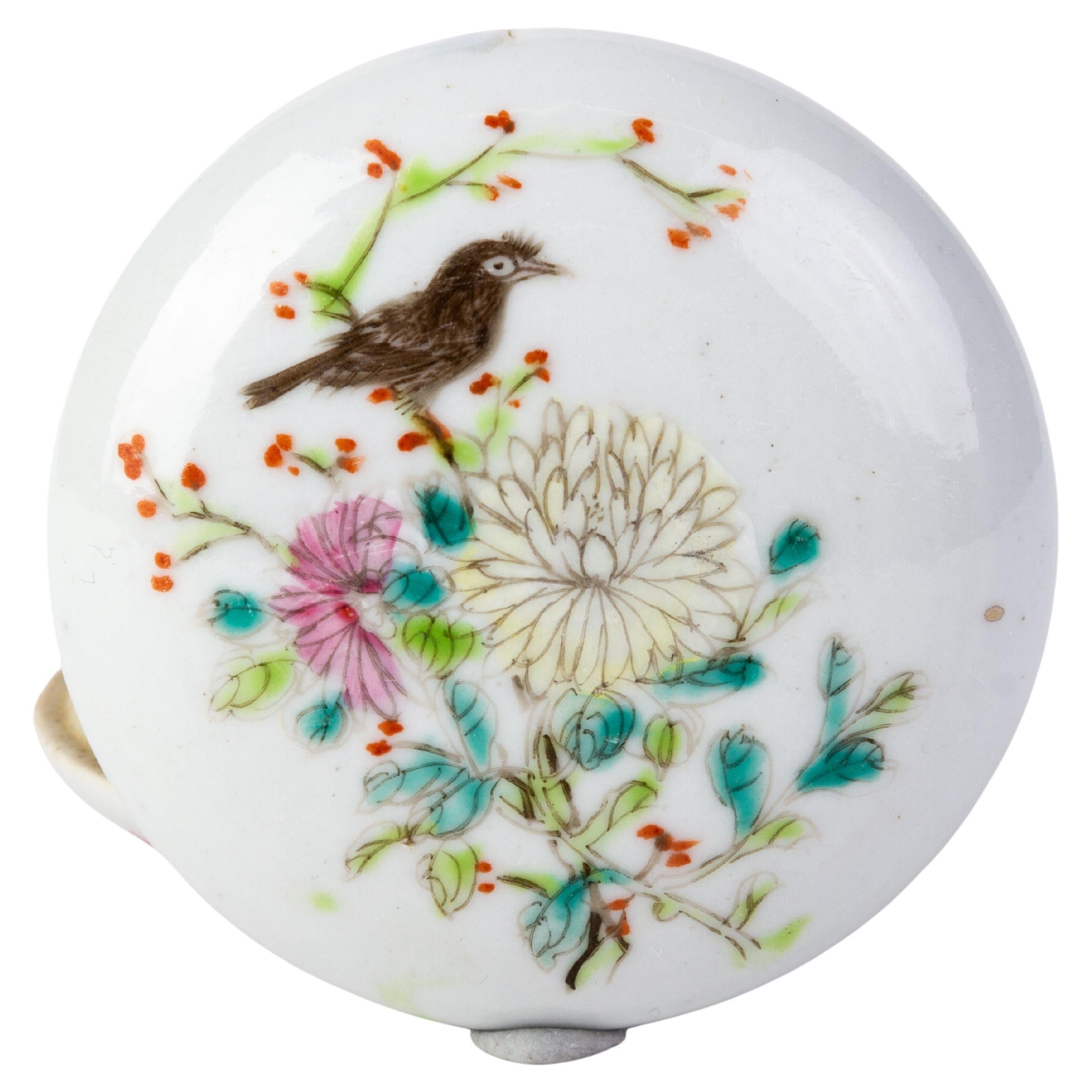 Chinese Guangxu Famille Rose Porcelain Lidded Paste Box 19th Century with Mark For Sale