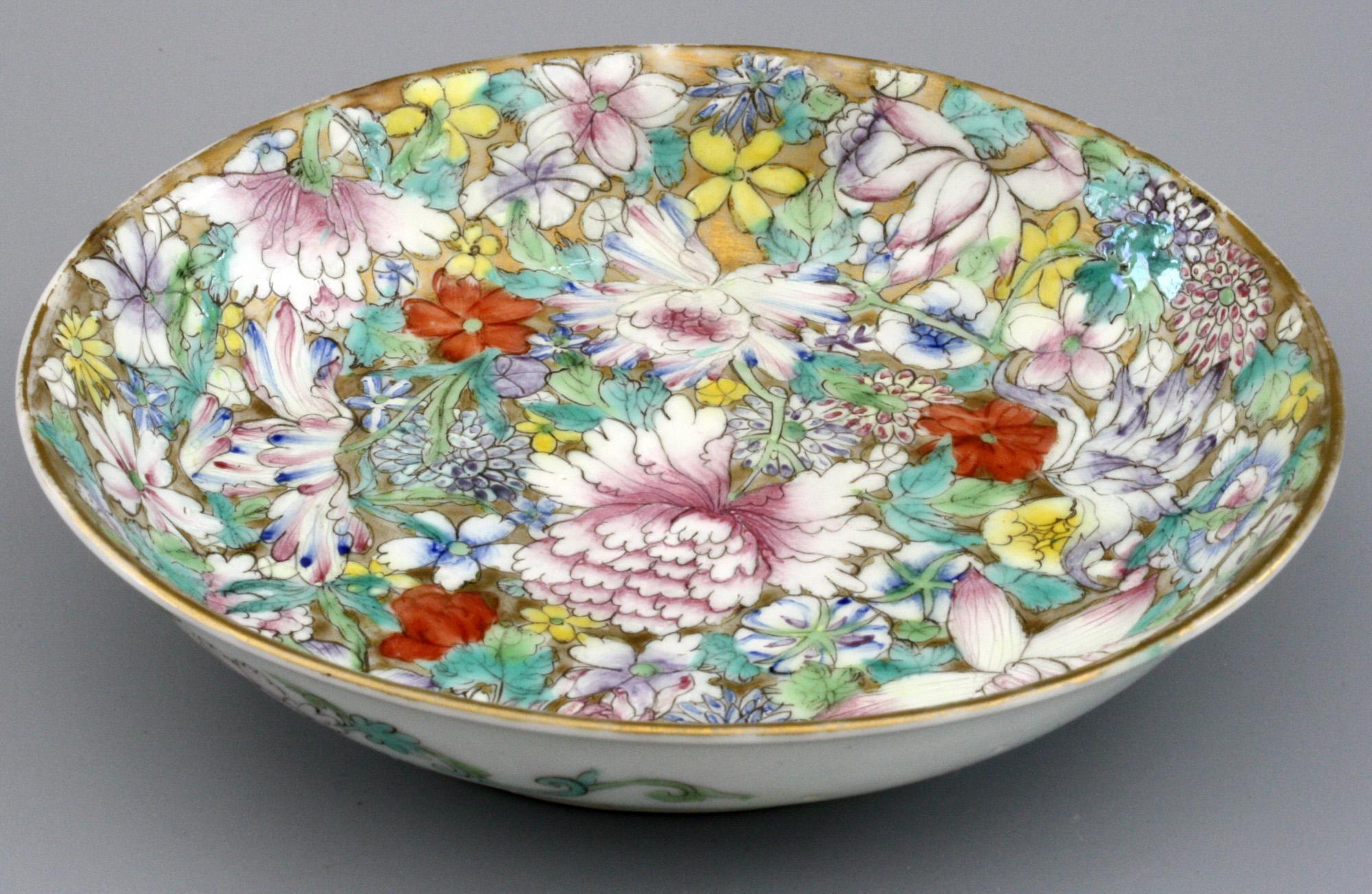 Chinese Guangxu Hand Painted Millefleur Porcelain Saucer Dish For Sale 1