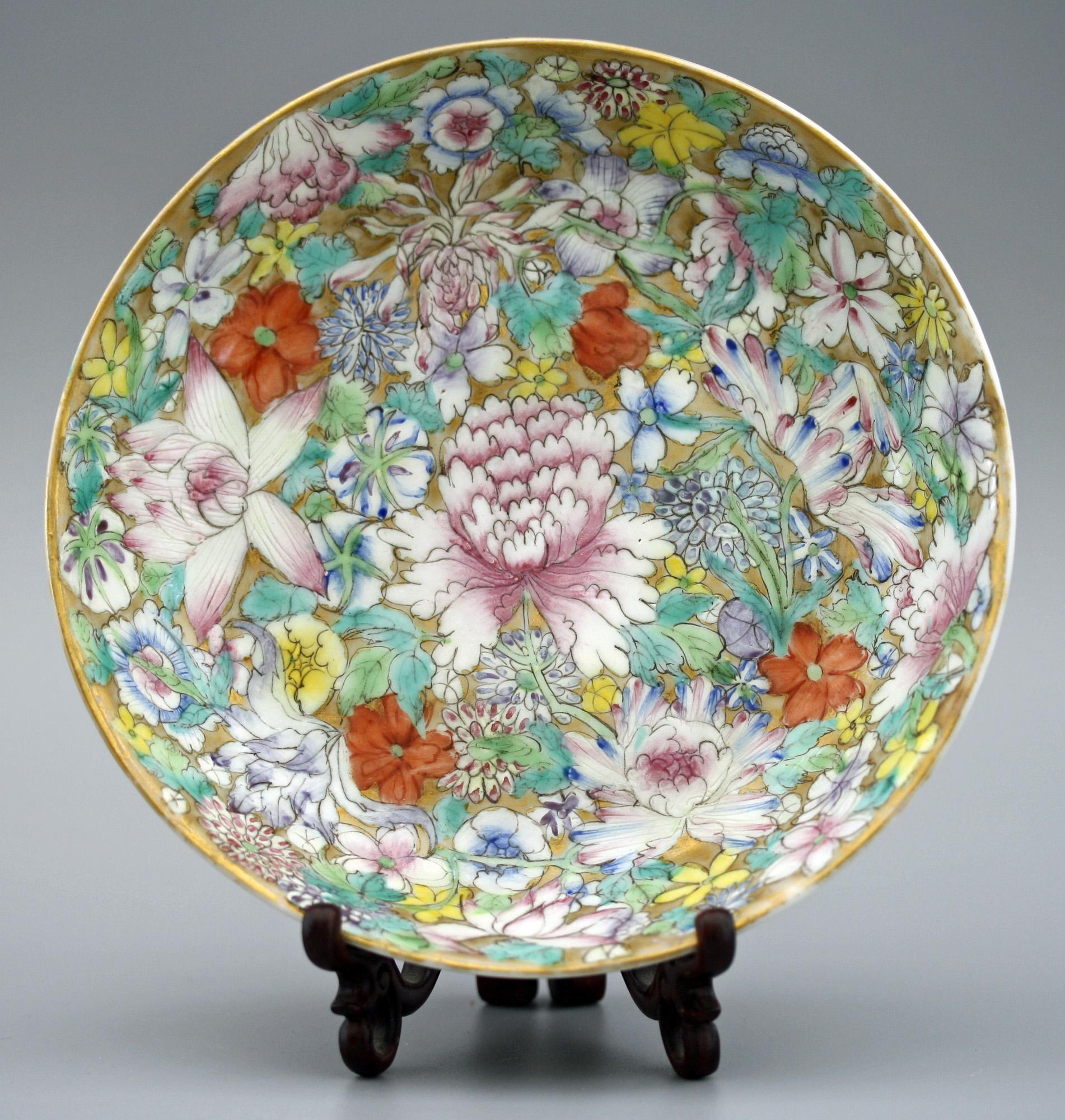 Chinese Guangxu Hand Painted Millefleur Porcelain Saucer Dish For Sale 5