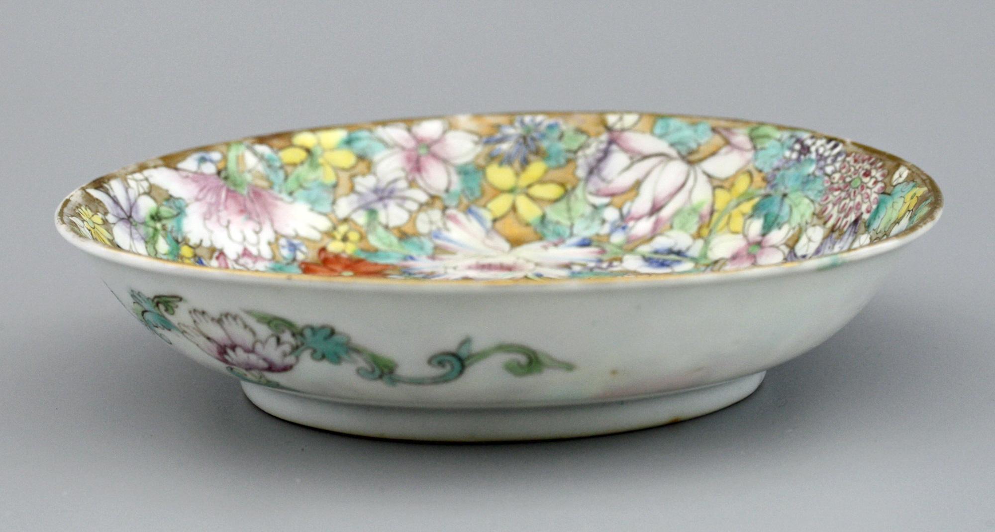 19th Century Chinese Guangxu Hand Painted Millefleur Porcelain Saucer Dish For Sale
