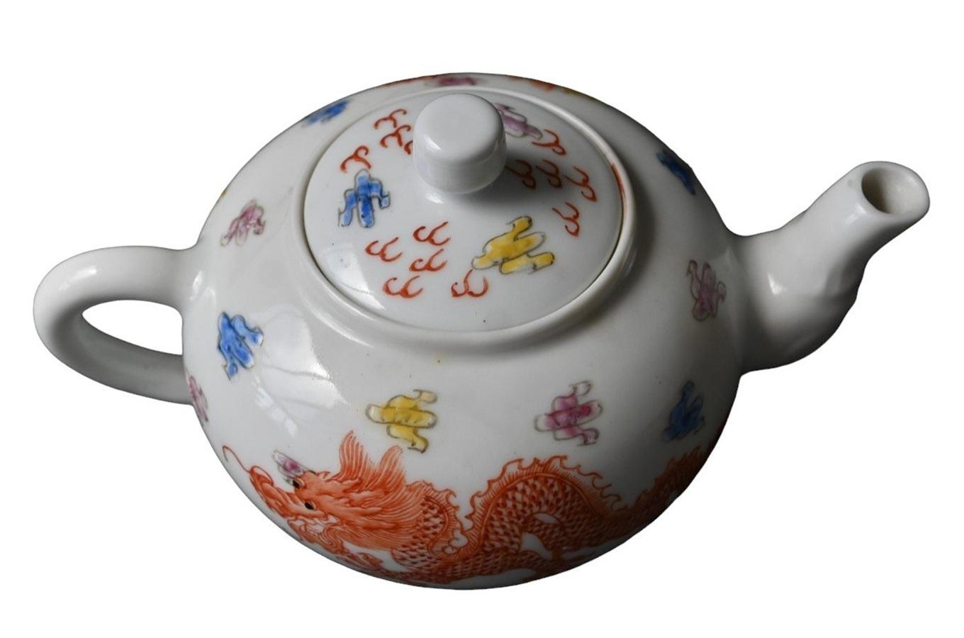 Théière chinoise Guanxu marquée et de la période (1875-1908) Bon état - En vente à Bilzen, BE